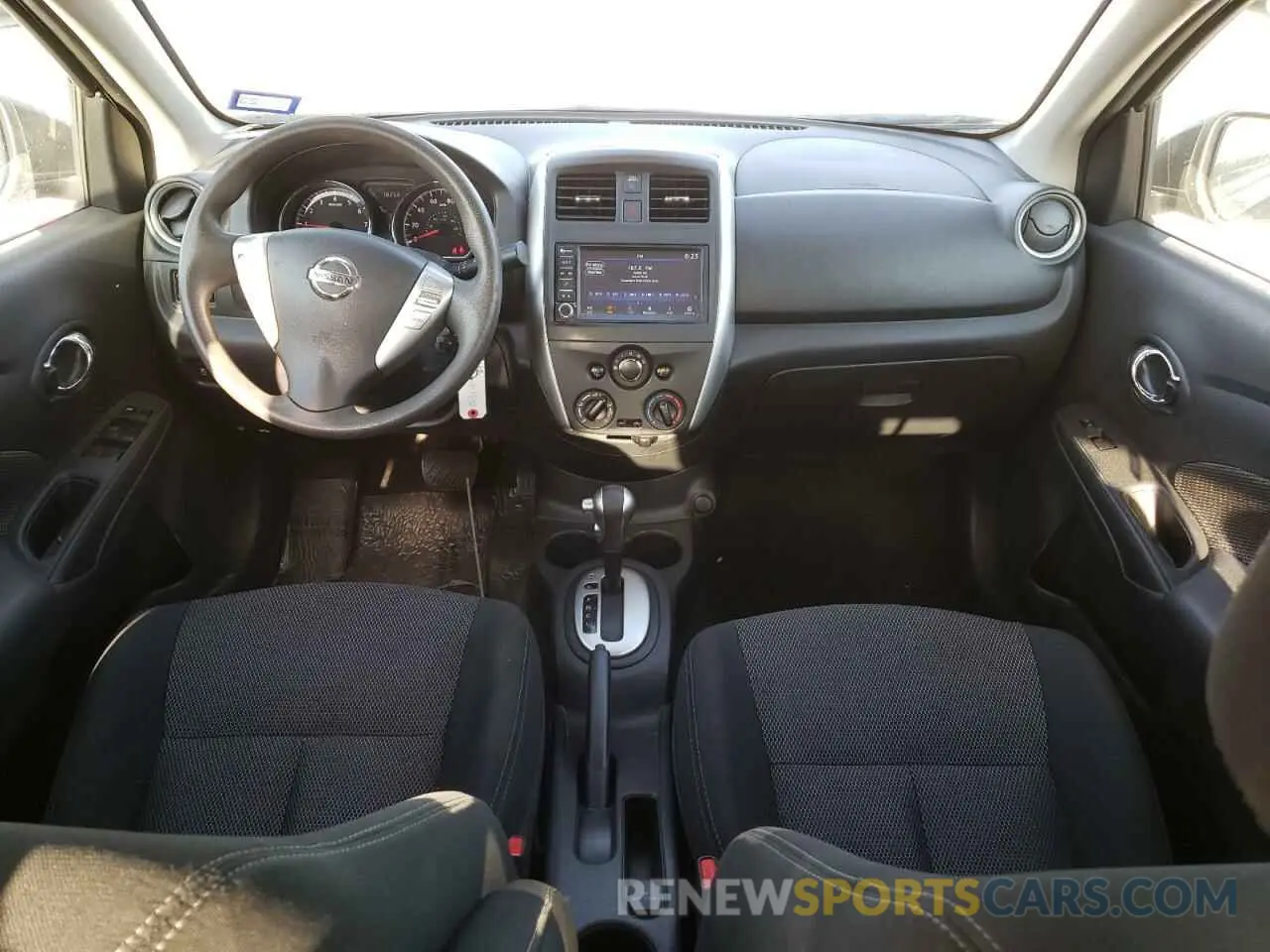 8 fotografías del automóvil dañado 3N1CN7AP6KL881136 NISSAN VERSA 2019