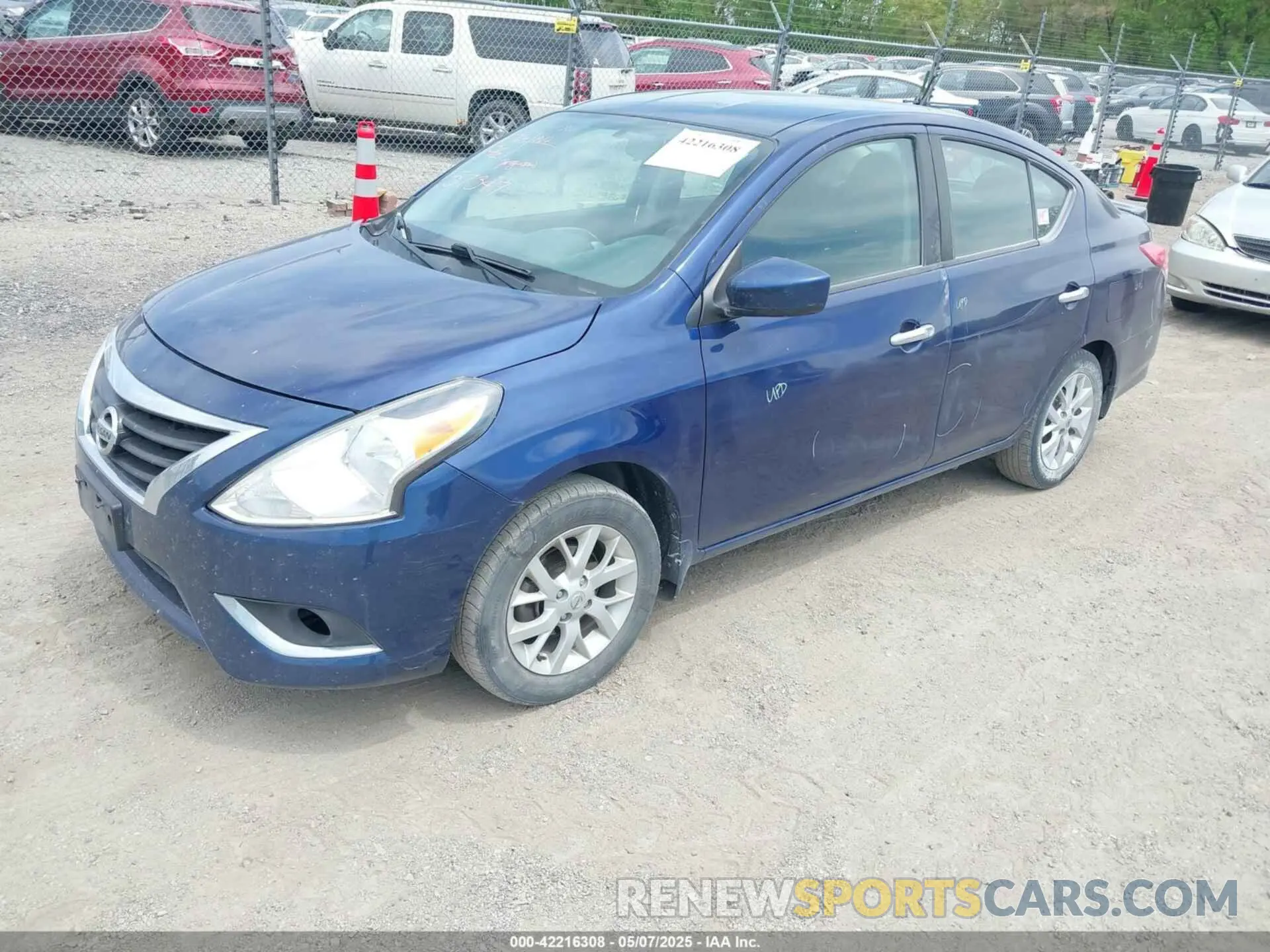2 fotografías del automóvil dañado 3N1CN7AP7KL809443 NISSAN VERSA 2019