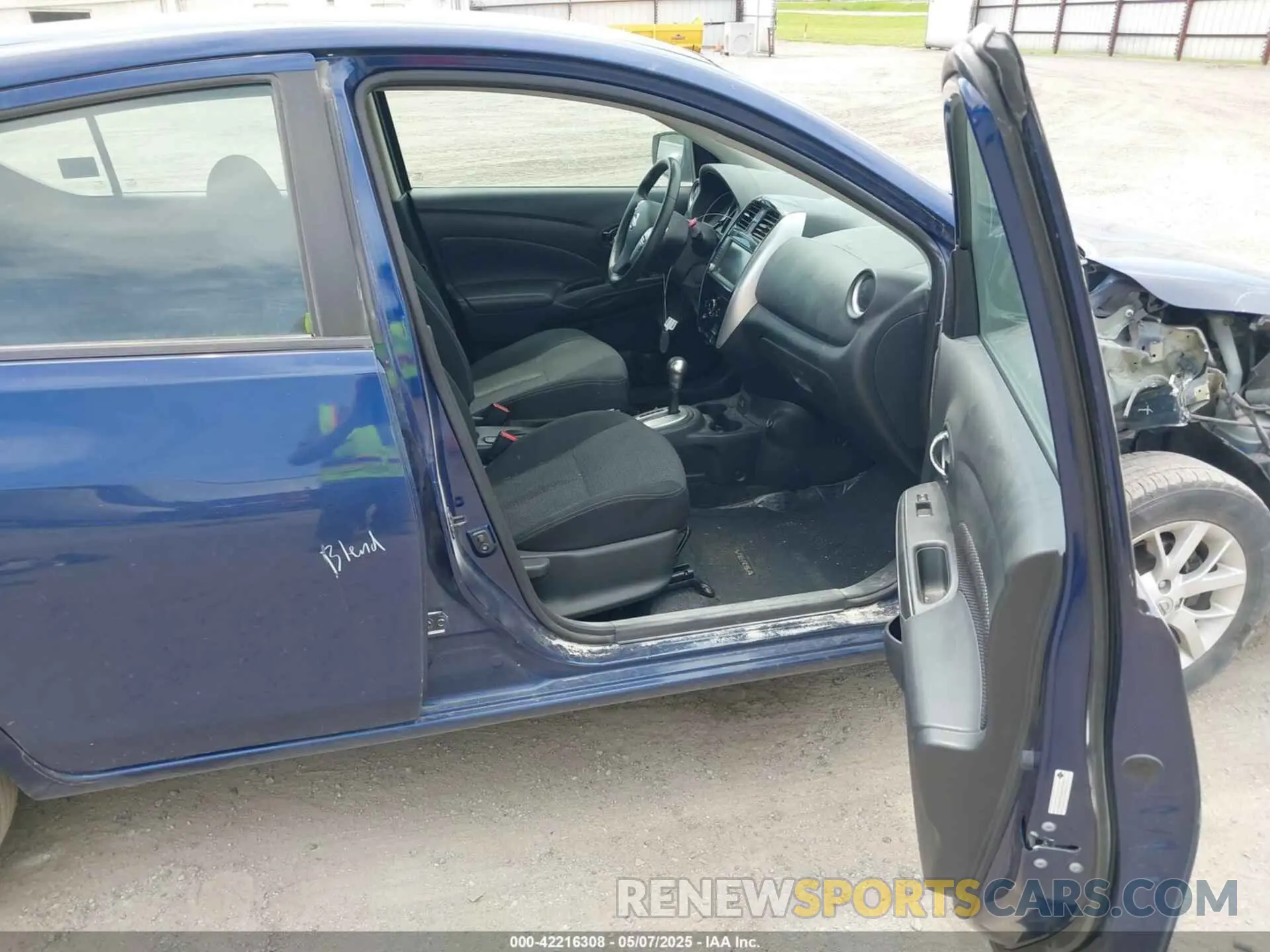 5 fotografías del automóvil dañado 3N1CN7AP7KL809443 NISSAN VERSA 2019