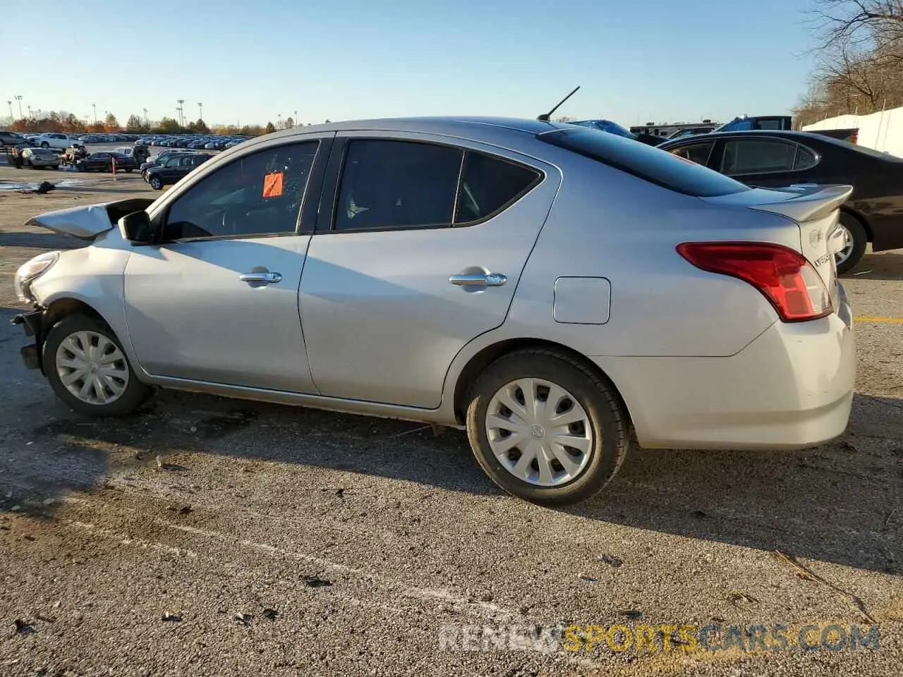 2 fotografías del automóvil dañado 3N1CN7AP7KL834066 NISSAN VERSA 2019