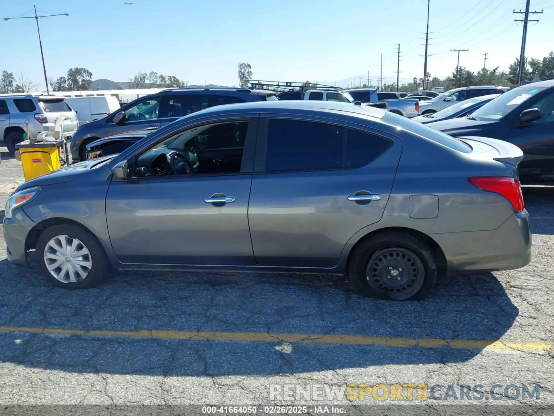 14 fotografías del automóvil dañado 3N1CN7AP7KL851465 NISSAN VERSA 2019