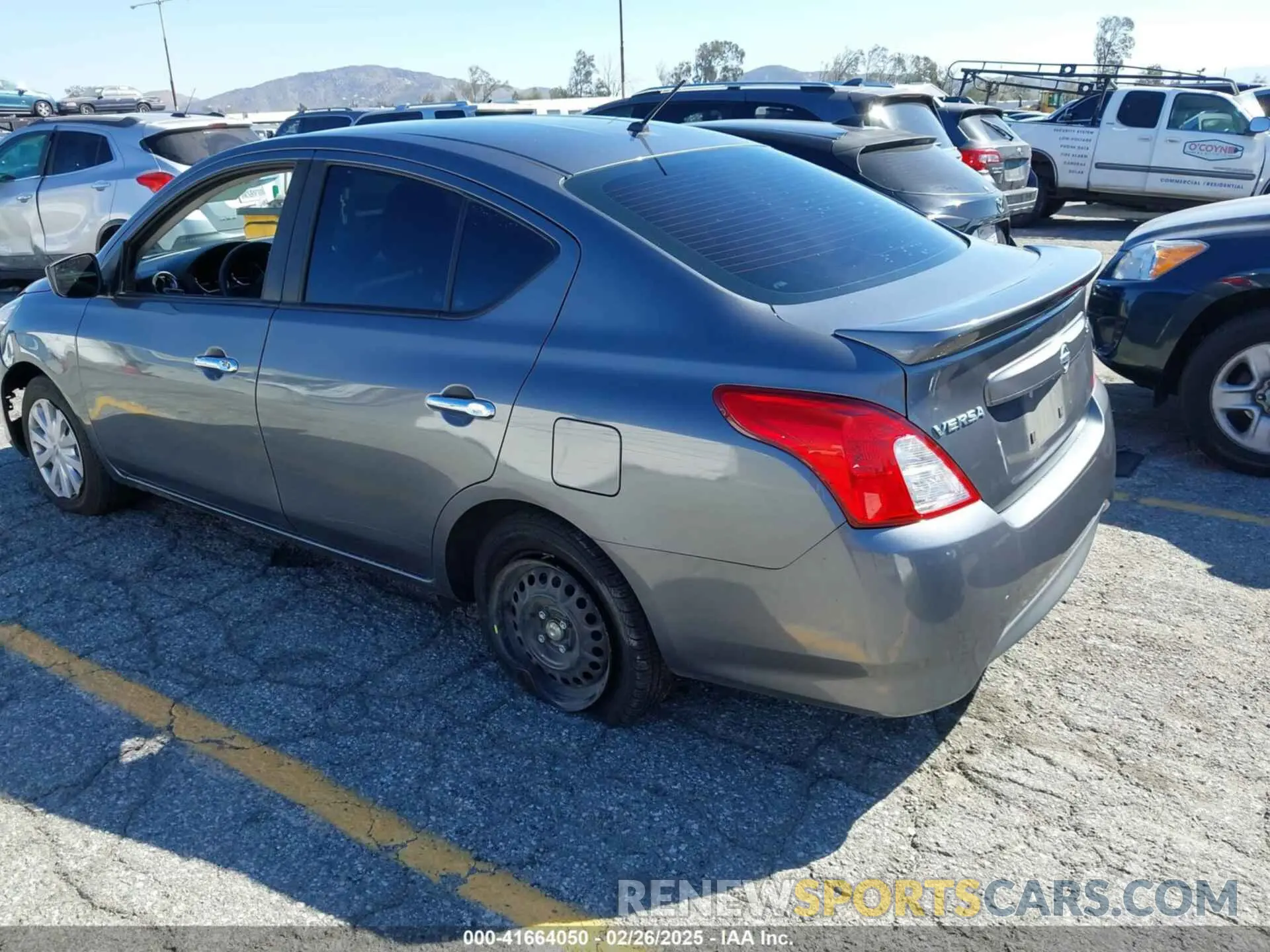3 fotografías del automóvil dañado 3N1CN7AP7KL851465 NISSAN VERSA 2019