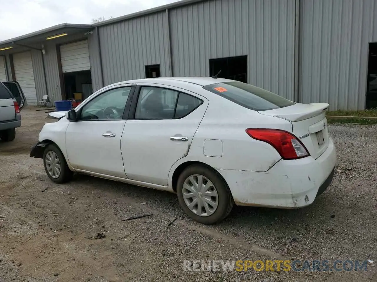 2 fotografías del automóvil dañado 3N1CN7AP7KL852681 NISSAN VERSA 2019
