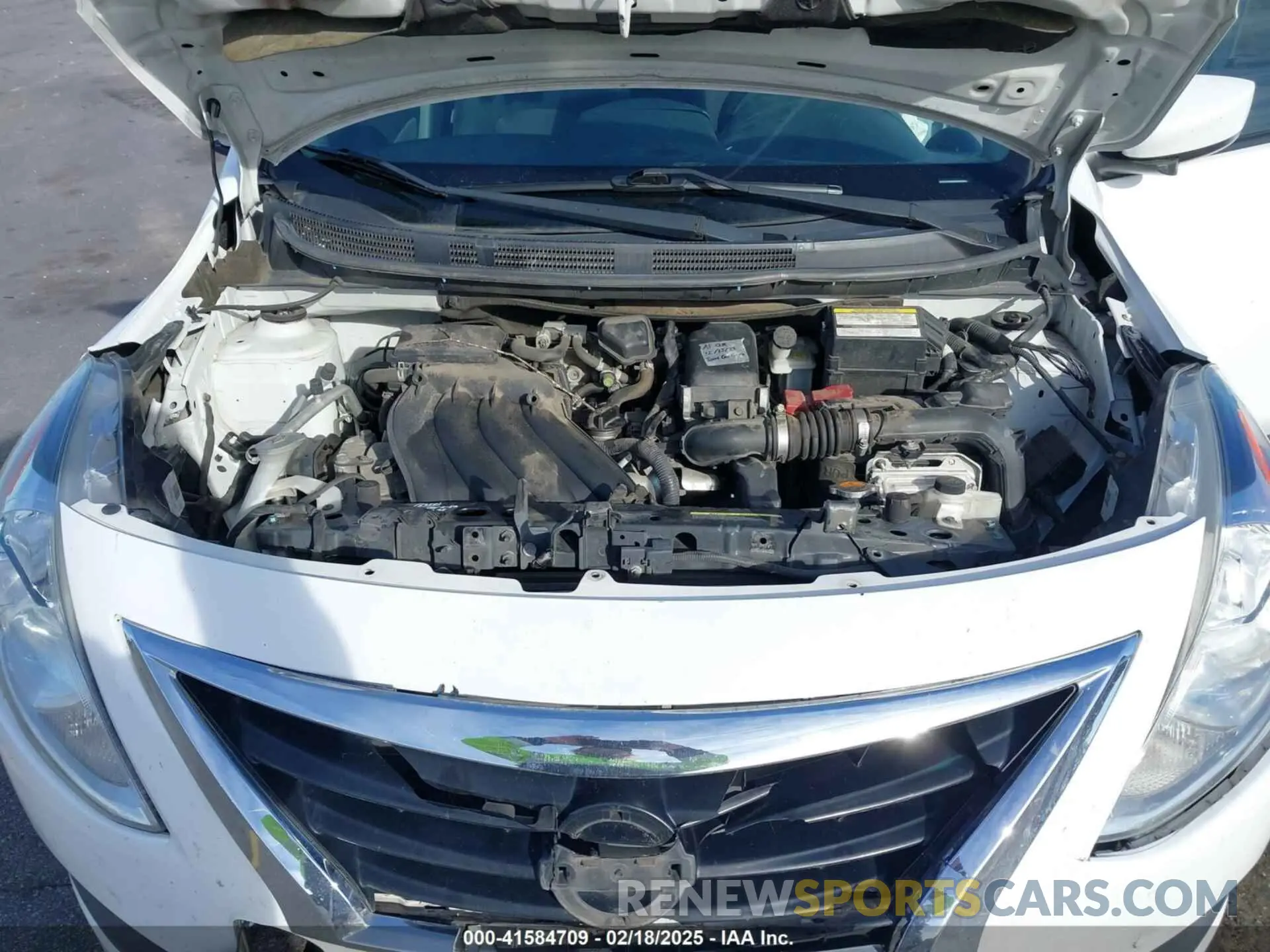 10 fotografías del automóvil dañado 3N1CN7AP7KL859582 NISSAN VERSA 2019