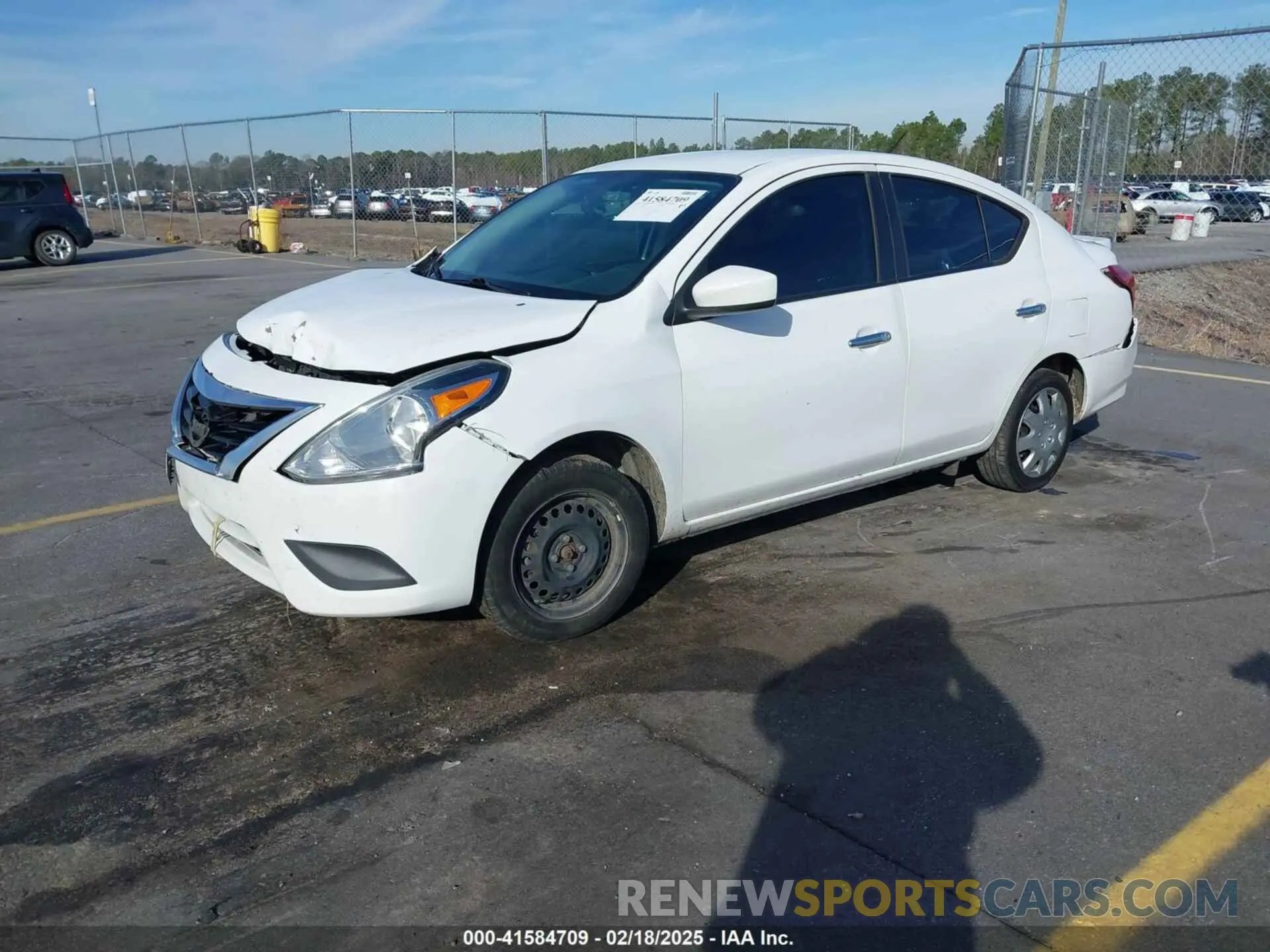 2 fotografías del automóvil dañado 3N1CN7AP7KL859582 NISSAN VERSA 2019