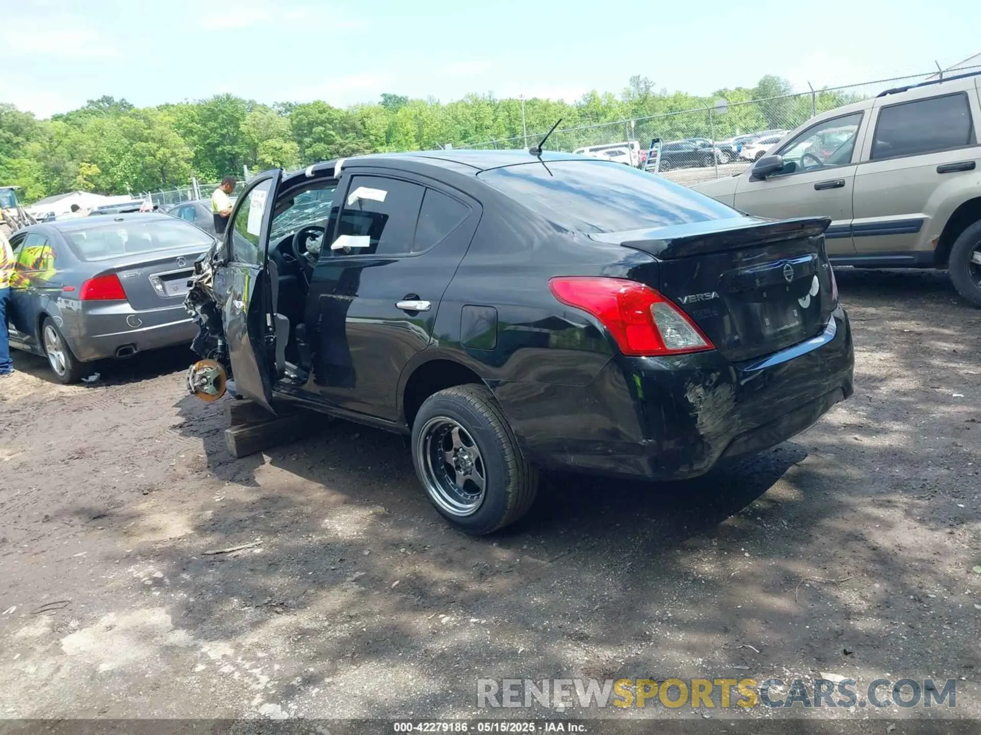 3 fotografías del automóvil dañado 3N1CN7AP7KL879749 NISSAN VERSA 2019