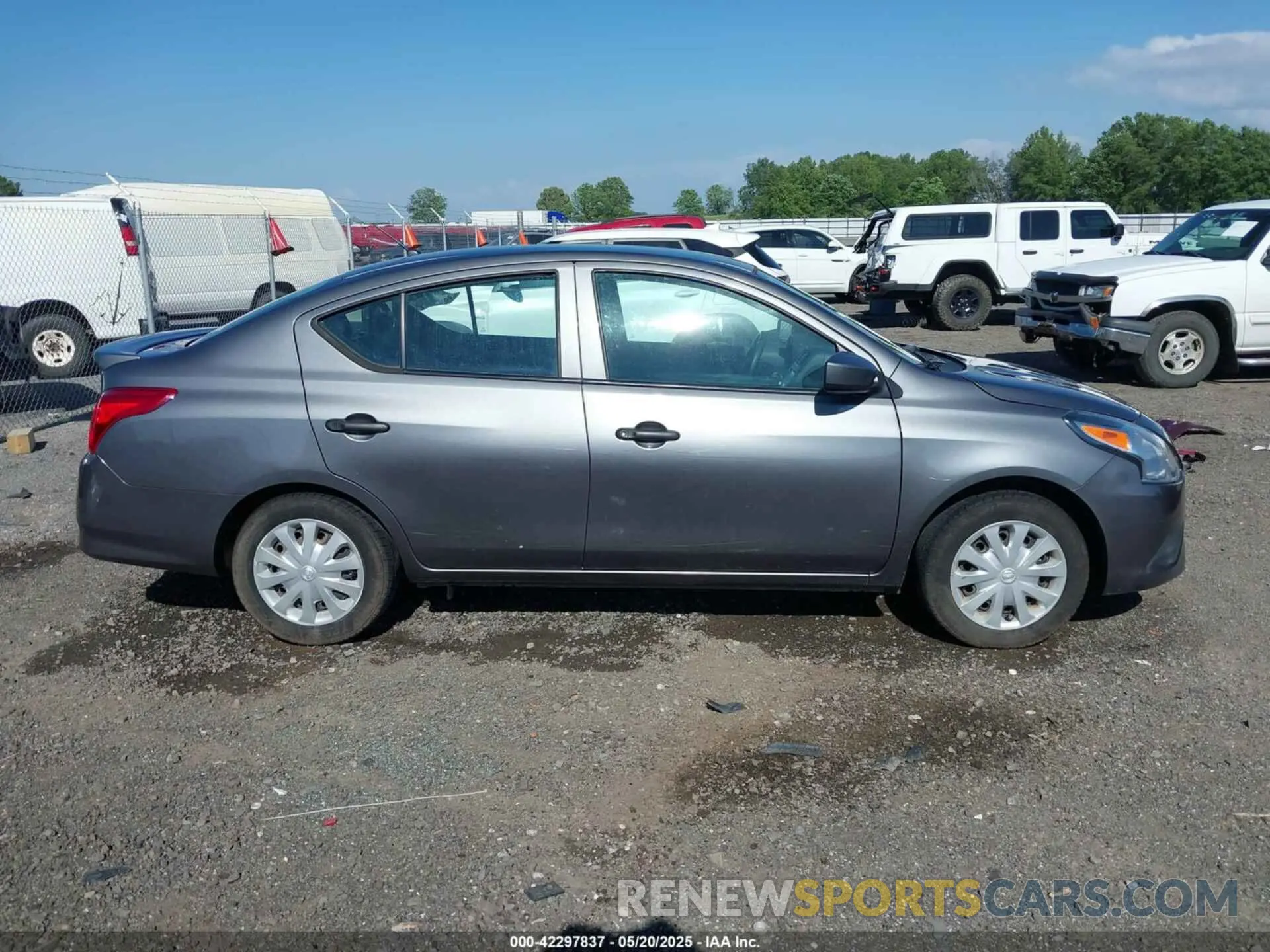 13 fotografías del automóvil dañado 3N1CN7AP8KL820631 NISSAN VERSA 2019