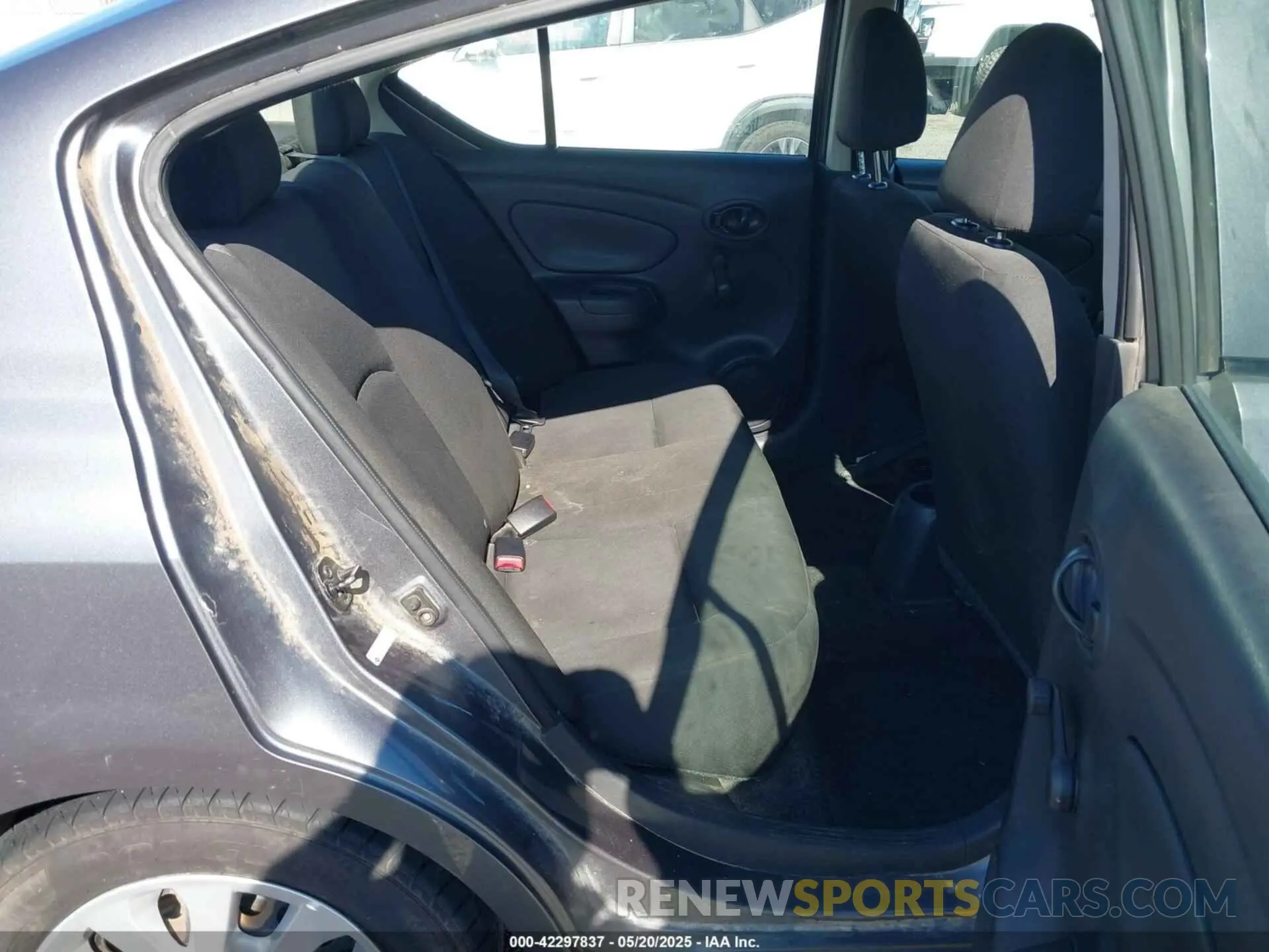 8 fotografías del automóvil dañado 3N1CN7AP8KL820631 NISSAN VERSA 2019