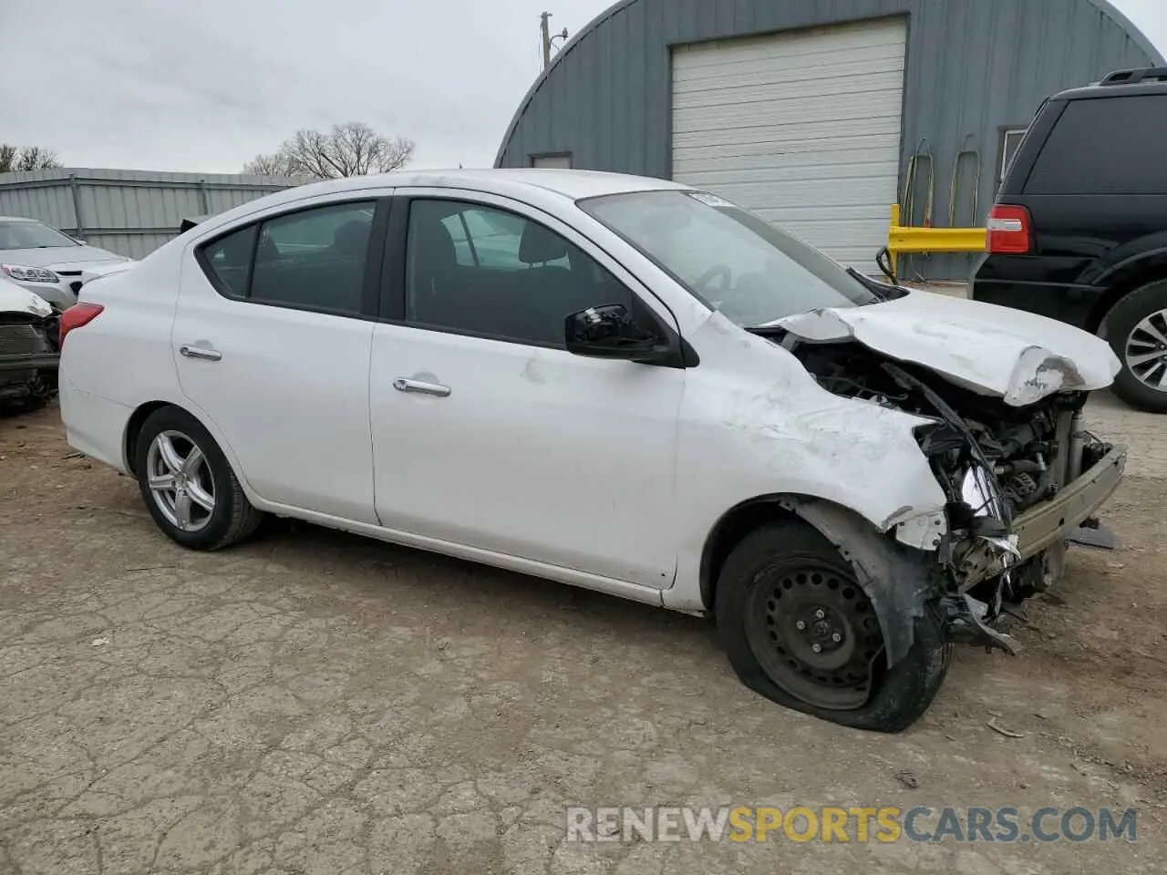 4 fotografías del automóvil dañado 3N1CN7AP8KL824078 NISSAN VERSA 2019