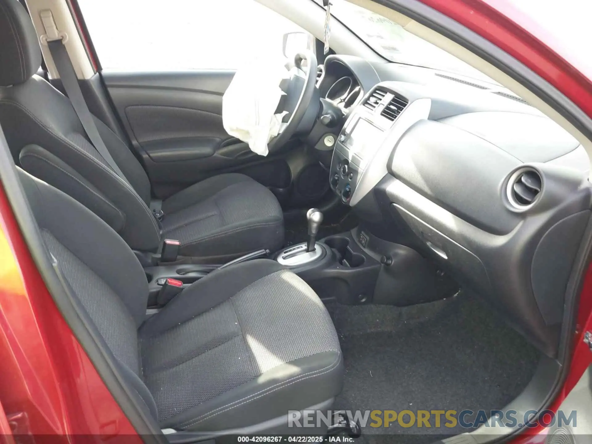 5 fotografías del automóvil dañado 3N1CN7AP8KL843407 NISSAN VERSA 2019