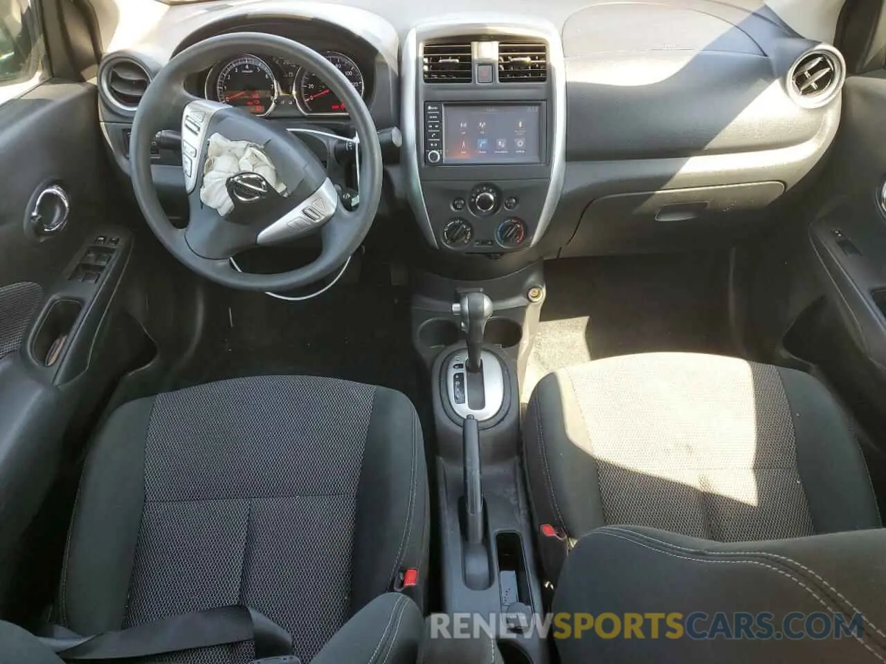 8 fotografías del automóvil dañado 3N1CN7AP8KL845898 NISSAN VERSA 2019
