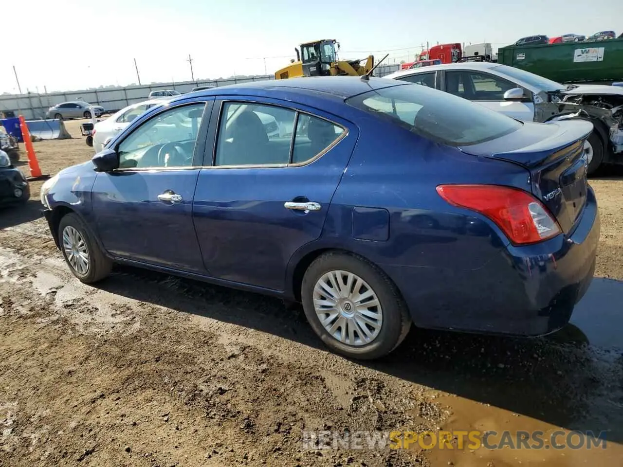 2 fotografías del automóvil dañado 3N1CN7AP8KL851765 NISSAN VERSA 2019