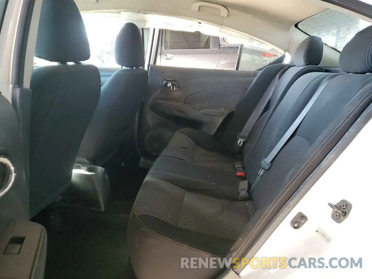 11 fotografías del automóvil dañado 3N1CN7AP8KL871353 NISSAN VERSA 2019