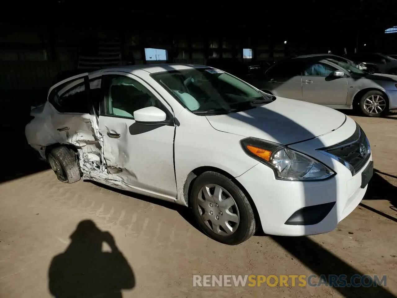 4 fotografías del automóvil dañado 3N1CN7AP8KL871353 NISSAN VERSA 2019