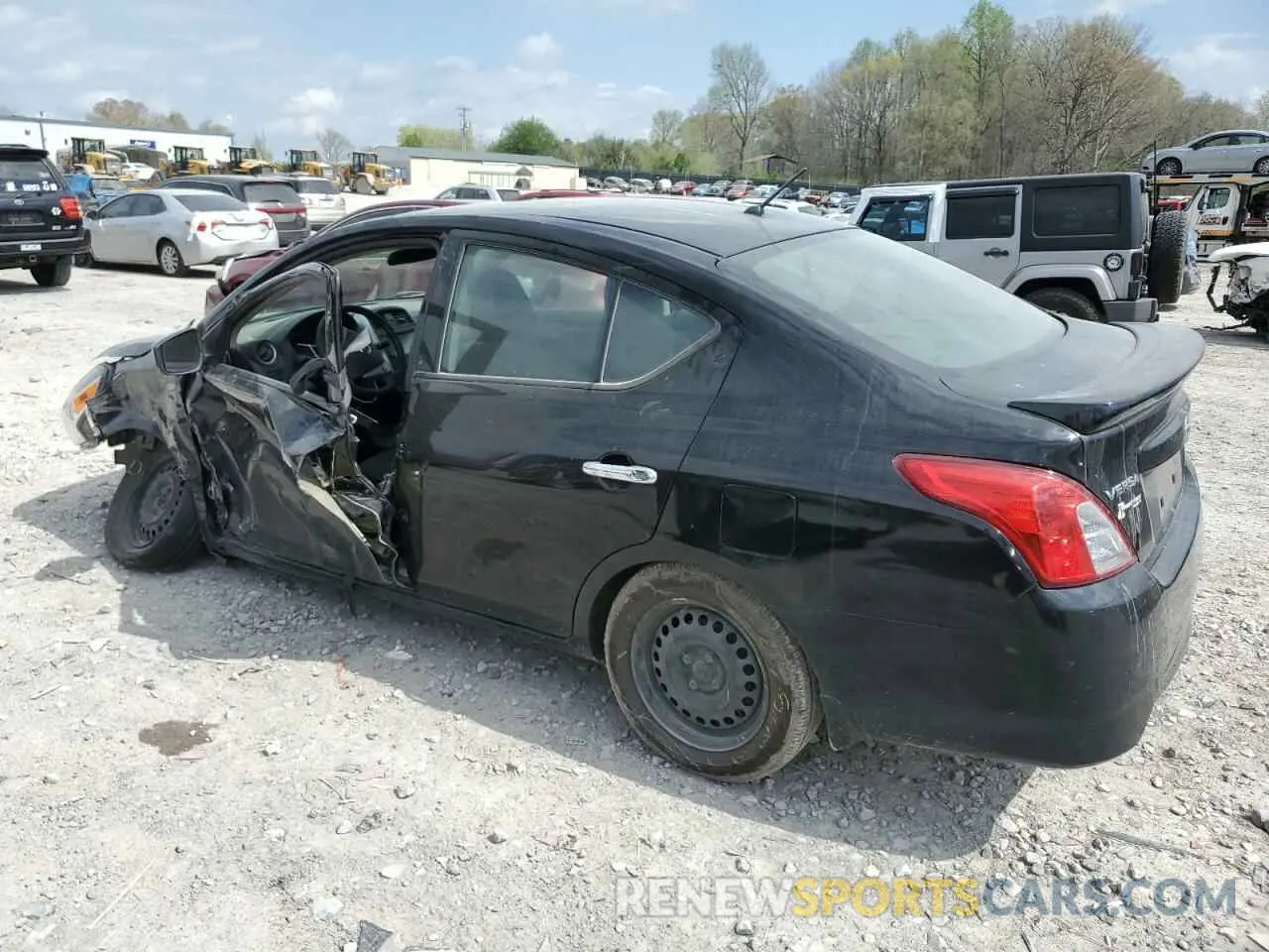 2 fotografías del automóvil dañado 3N1CN7AP9KL818046 NISSAN VERSA 2019