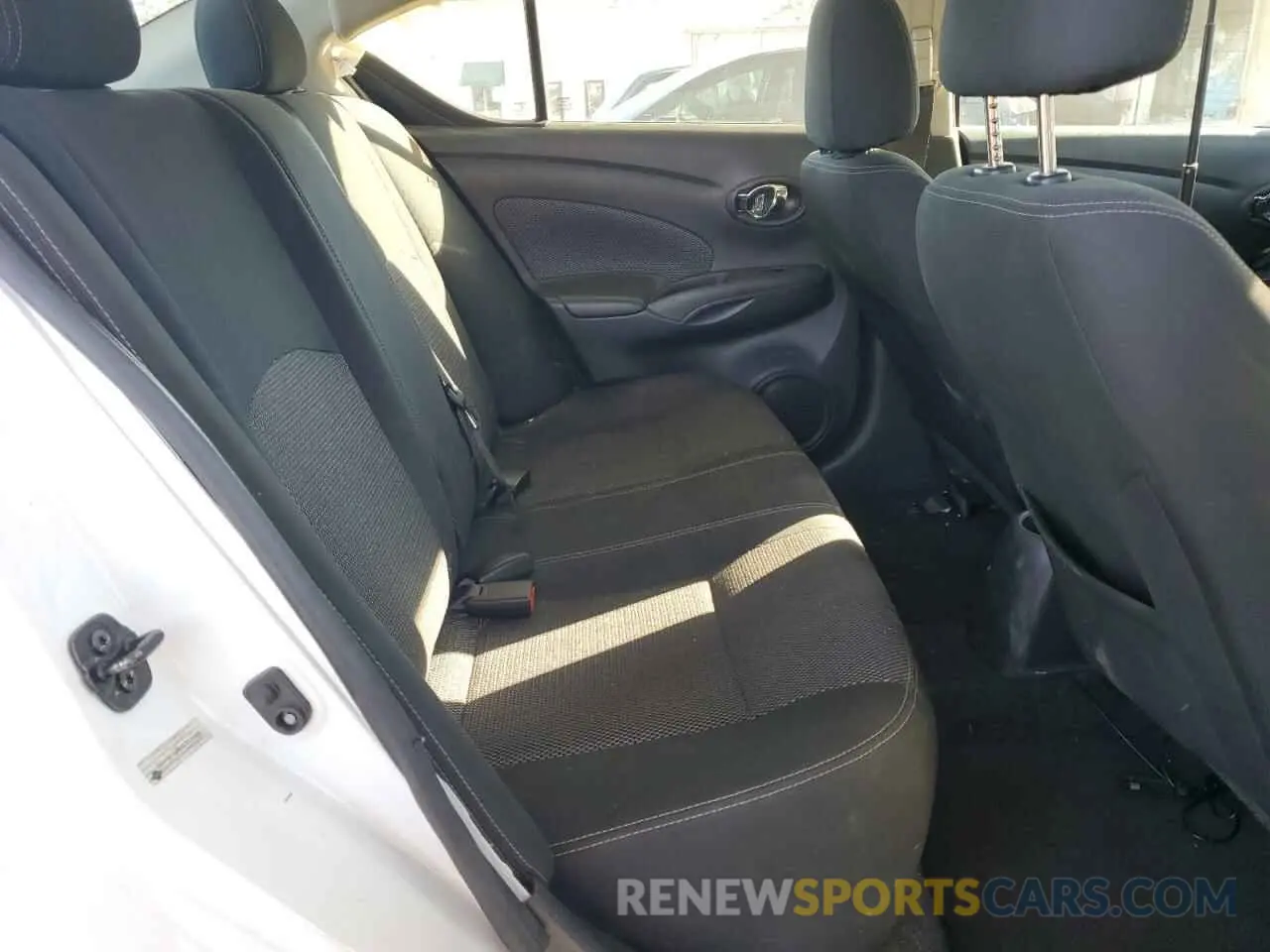 11 fotografías del automóvil dañado 3N1CN7AP9KL818144 NISSAN VERSA 2019