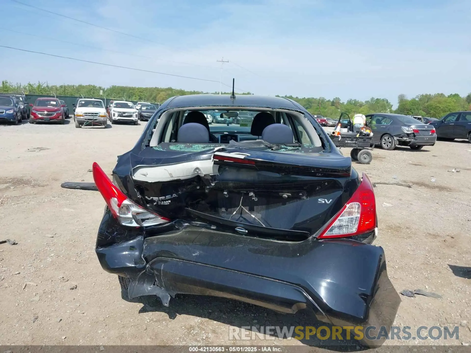 16 fotografías del automóvil dañado 3N1CN7AP9KL820573 NISSAN VERSA 2019