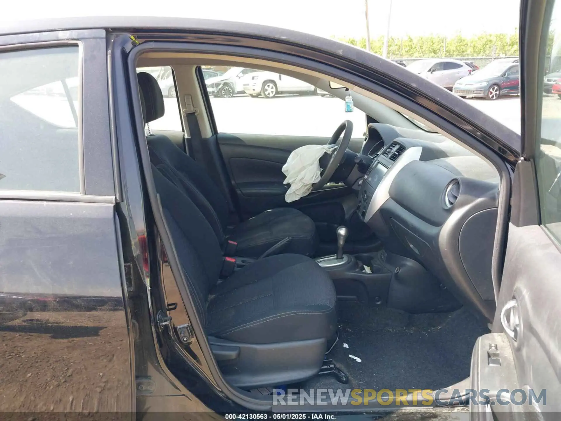 5 fotografías del automóvil dañado 3N1CN7AP9KL820573 NISSAN VERSA 2019