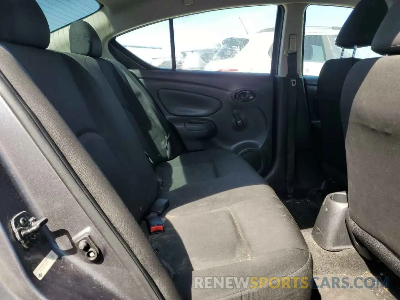 10 fotografías del automóvil dañado 3N1CN7AP9KL832688 NISSAN VERSA 2019