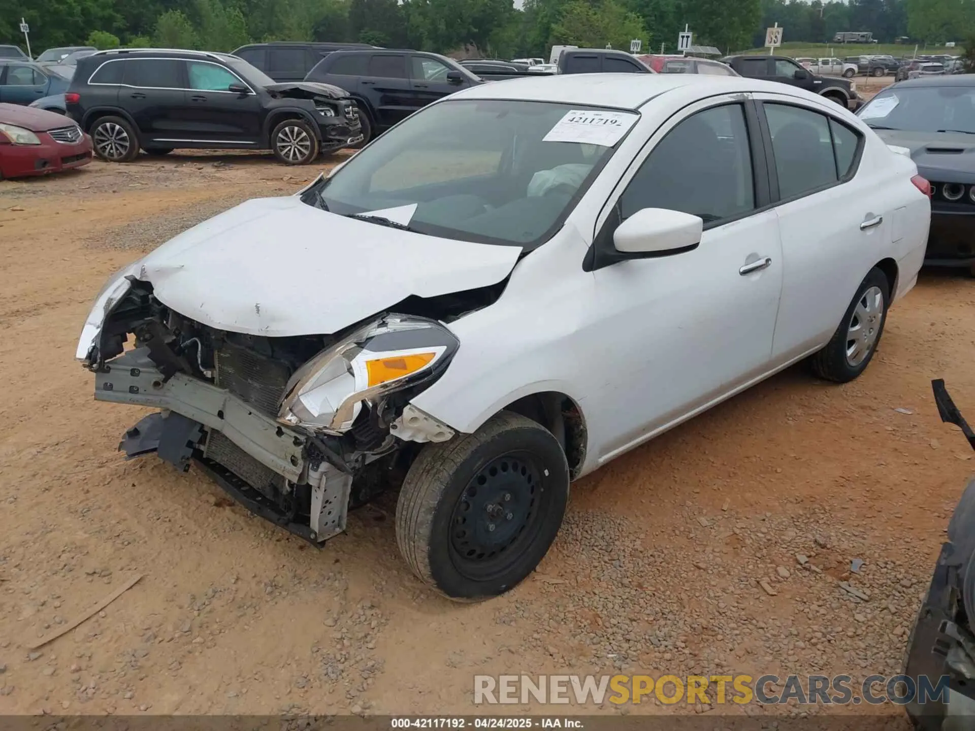 2 fotografías del automóvil dañado 3N1CN7AP9KL842119 NISSAN VERSA 2019