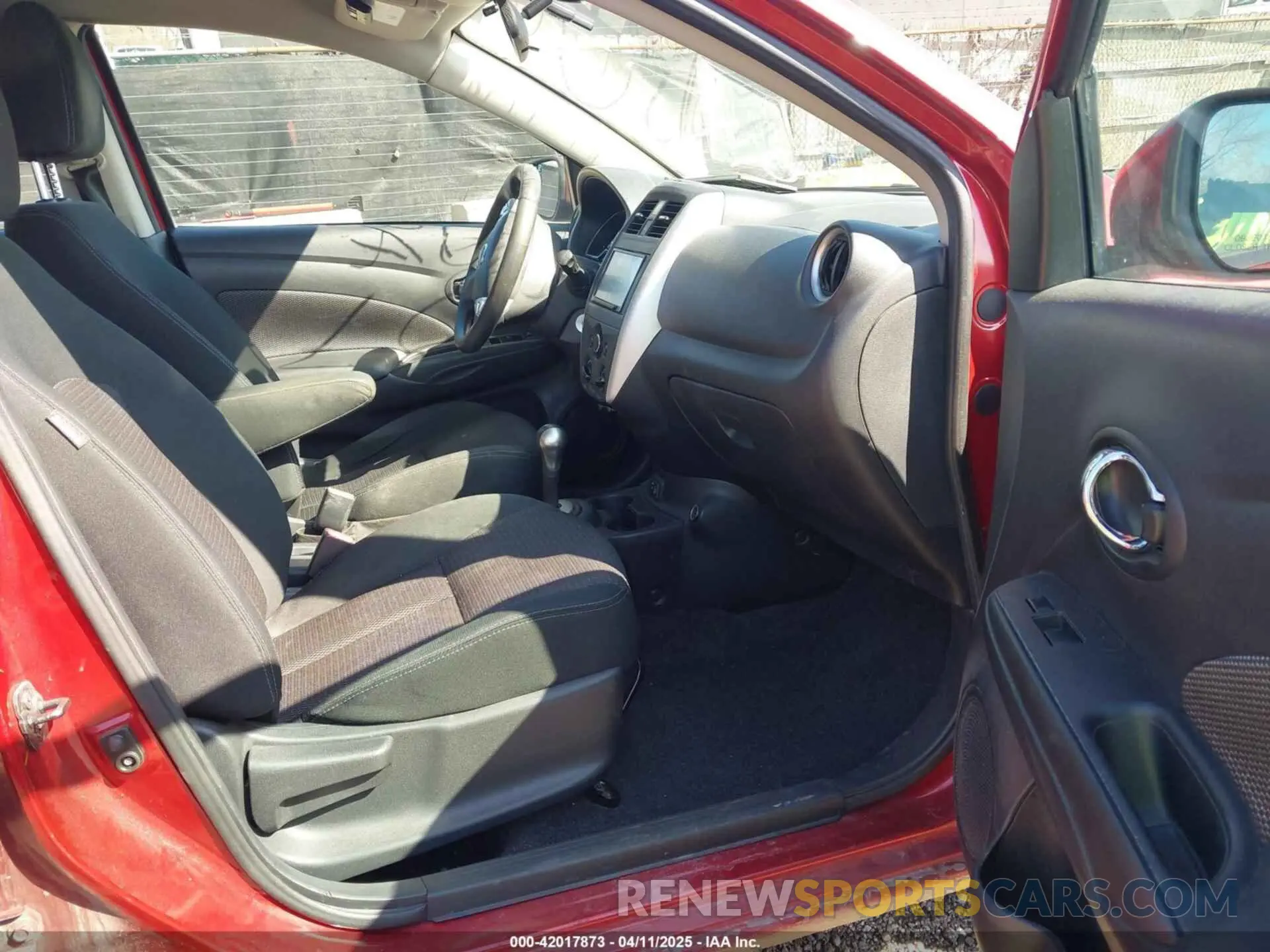 5 fotografías del automóvil dañado 3N1CN7AP9KL859437 NISSAN VERSA 2019