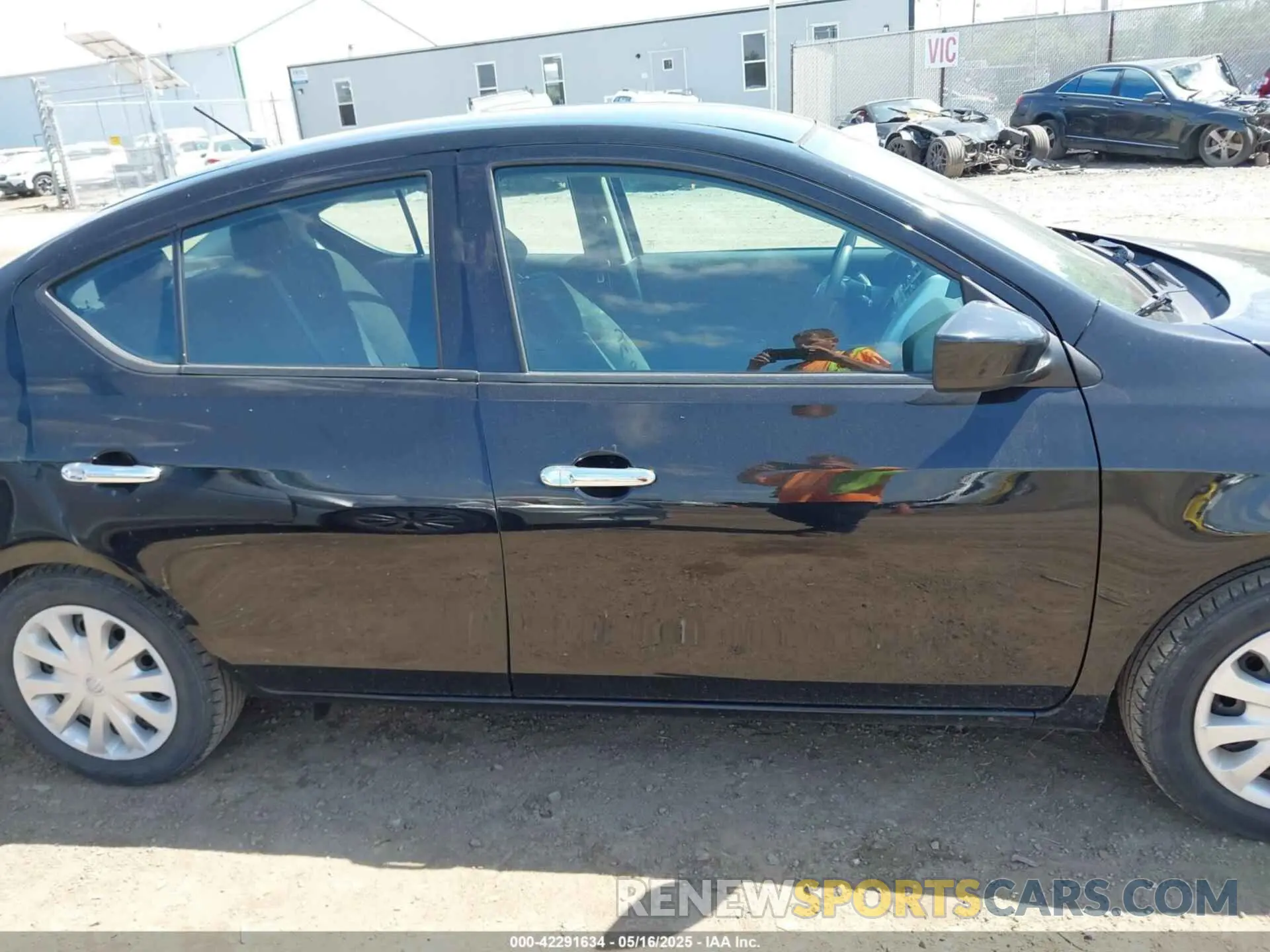 14 fotografías del automóvil dañado 3N1CN7APXKL809050 NISSAN VERSA 2019