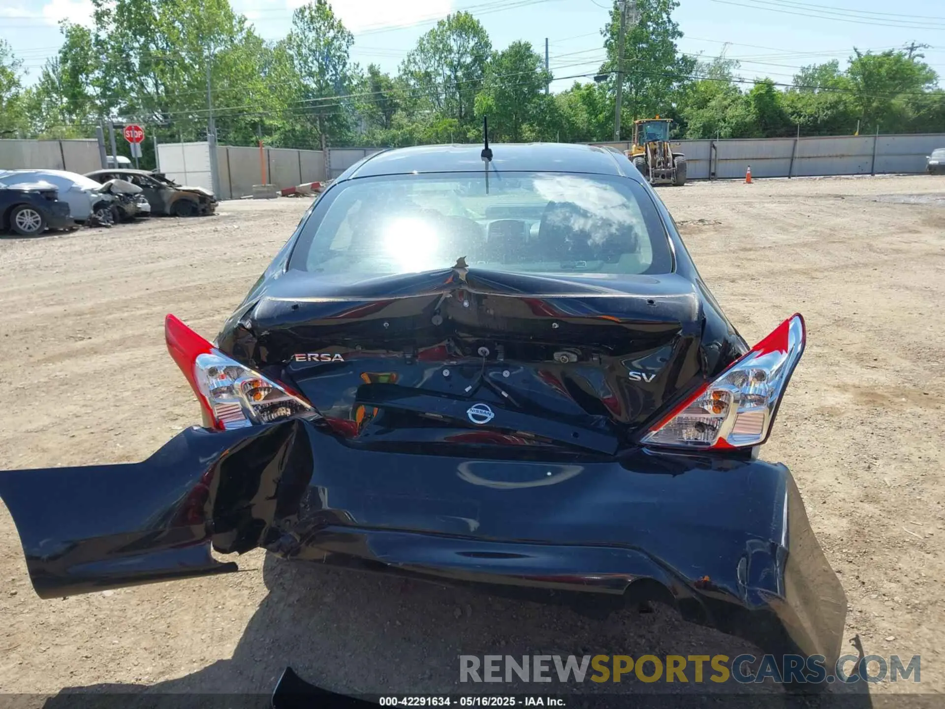 17 fotografías del automóvil dañado 3N1CN7APXKL809050 NISSAN VERSA 2019
