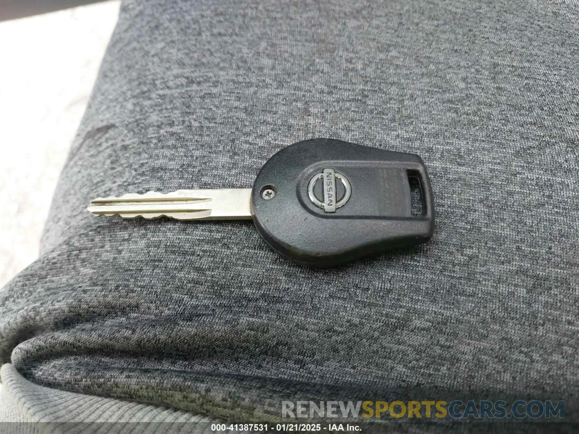 11 fotografías del automóvil dañado 3N1CN7APXKL817066 NISSAN VERSA 2019