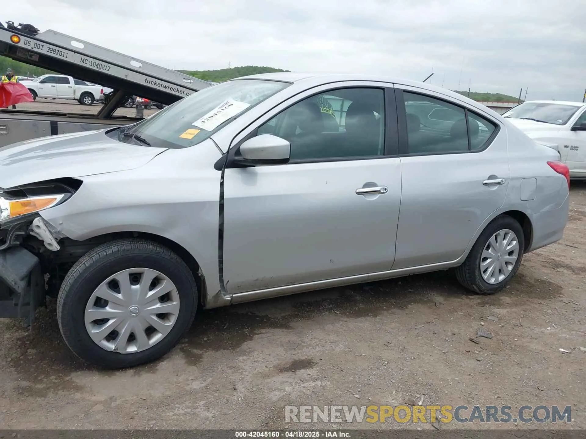 15 fotografías del automóvil dañado 3N1CN7APXKL844686 NISSAN VERSA 2019