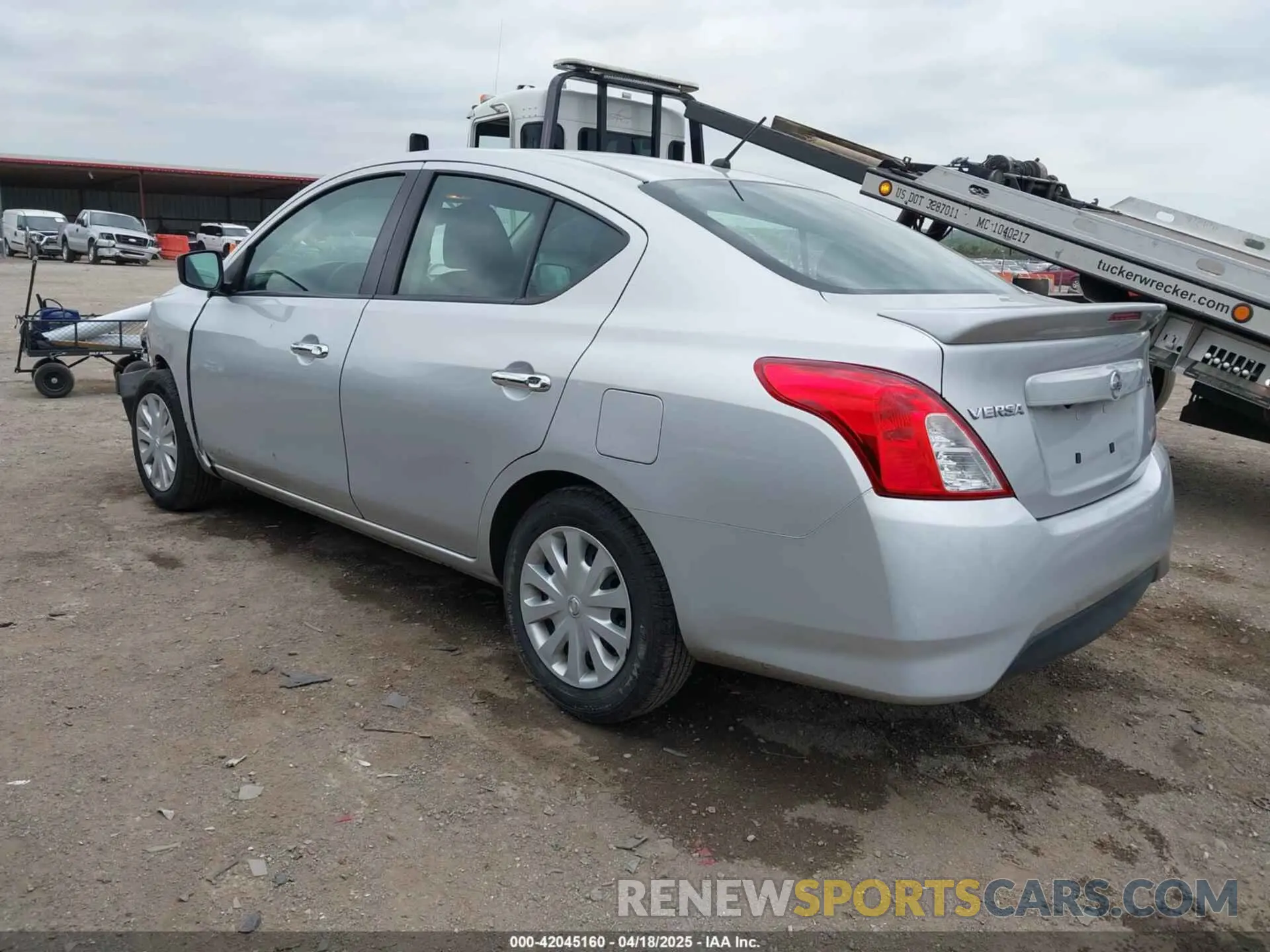3 fotografías del automóvil dañado 3N1CN7APXKL844686 NISSAN VERSA 2019