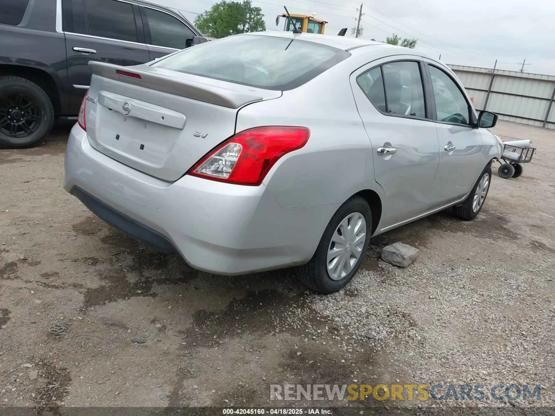 4 fotografías del automóvil dañado 3N1CN7APXKL844686 NISSAN VERSA 2019