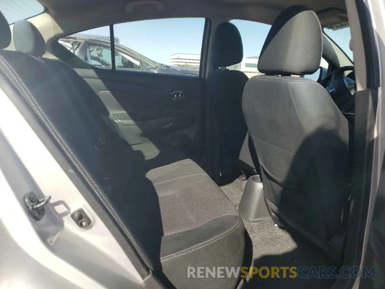 10 fotografías del automóvil dañado 3N1CN7APXKL849371 NISSAN VERSA 2019