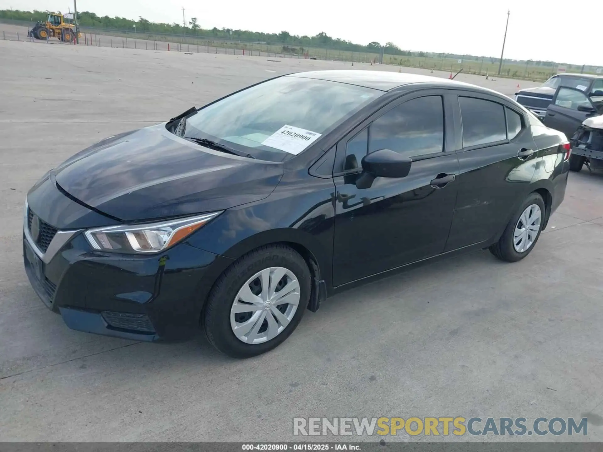 2 fotografías del automóvil dañado 3N1CN8DV0LL835173 NISSAN VERSA 2020