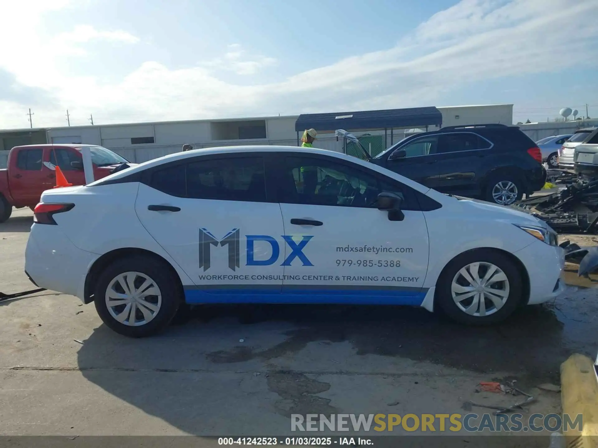 13 fotografías del automóvil dañado 3N1CN8DV1LL813781 NISSAN VERSA 2020