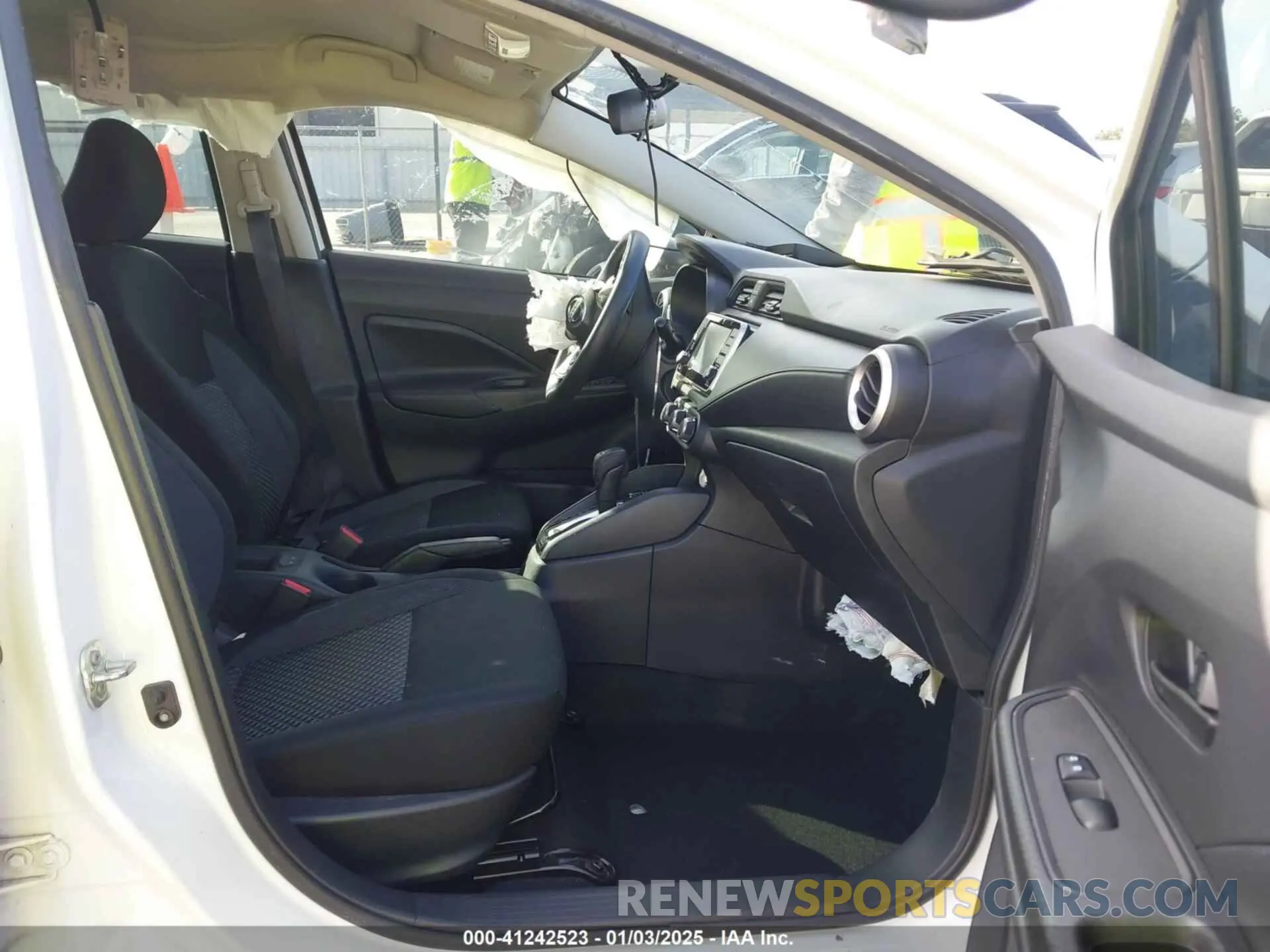 5 fotografías del automóvil dañado 3N1CN8DV1LL813781 NISSAN VERSA 2020