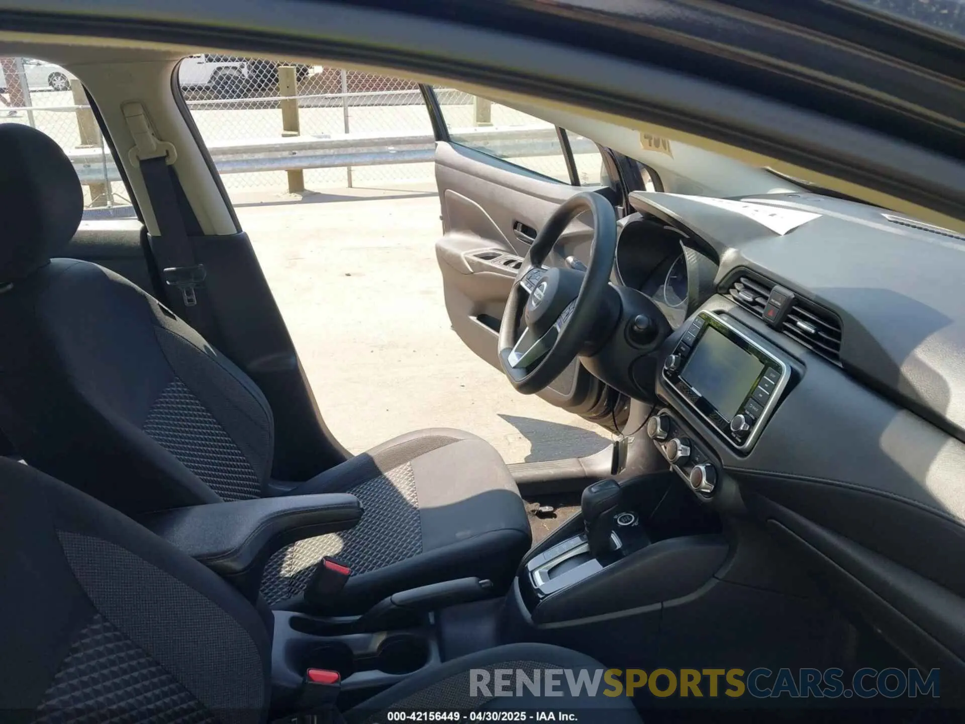 5 fotografías del automóvil dañado 3N1CN8DV1LL877660 NISSAN VERSA 2020