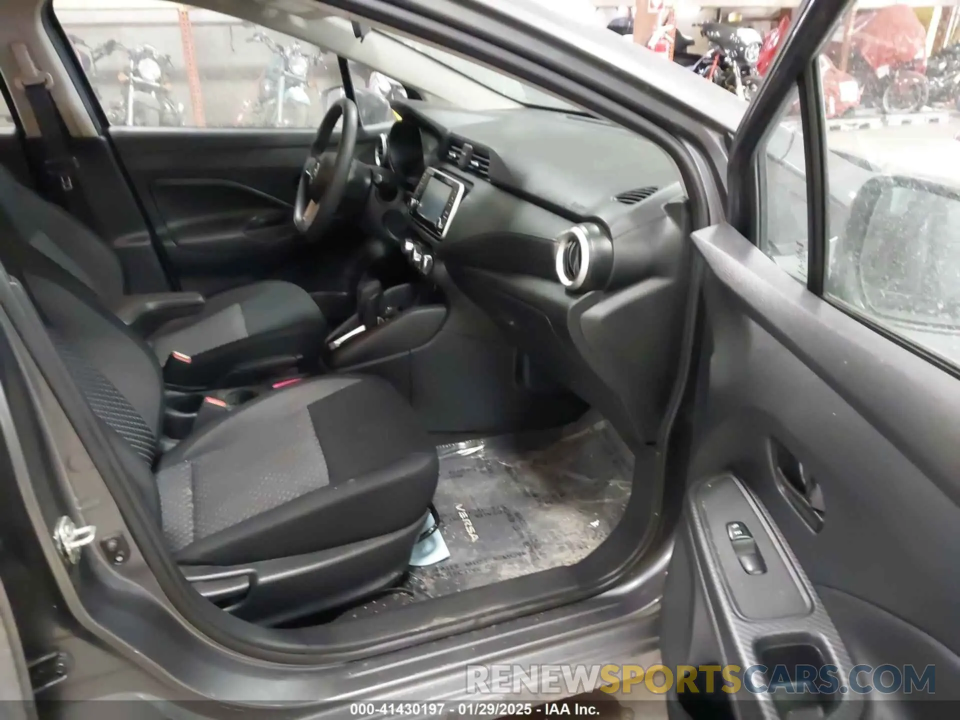 5 fotografías del automóvil dañado 3N1CN8DV1LL915324 NISSAN VERSA 2020