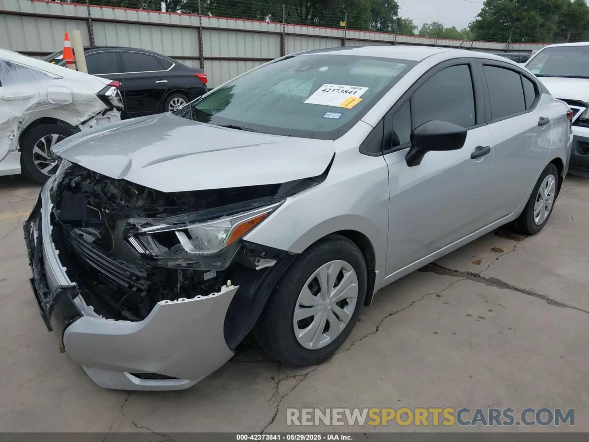 2 fotografías del automóvil dañado 3N1CN8DV1LL917221 NISSAN VERSA 2020