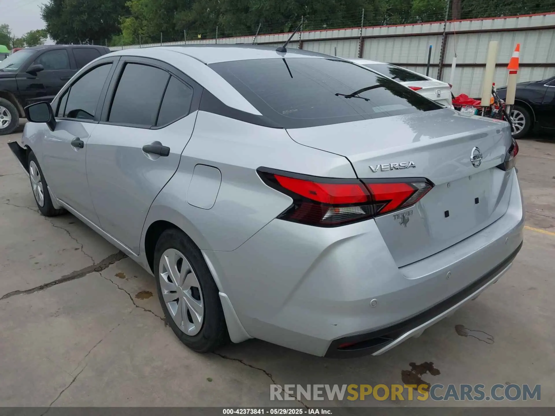 3 fotografías del automóvil dañado 3N1CN8DV1LL917221 NISSAN VERSA 2020