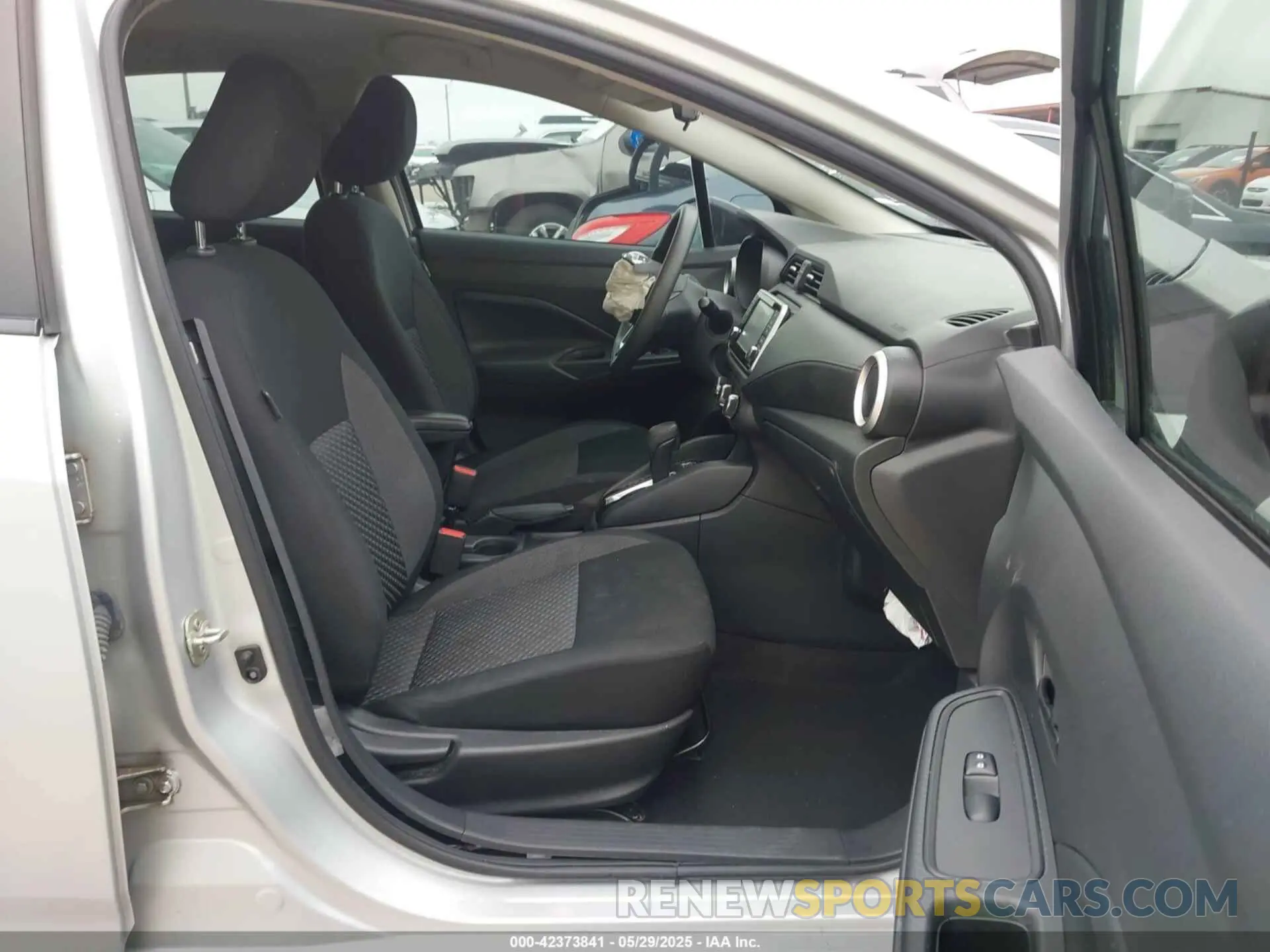 5 fotografías del automóvil dañado 3N1CN8DV1LL917221 NISSAN VERSA 2020