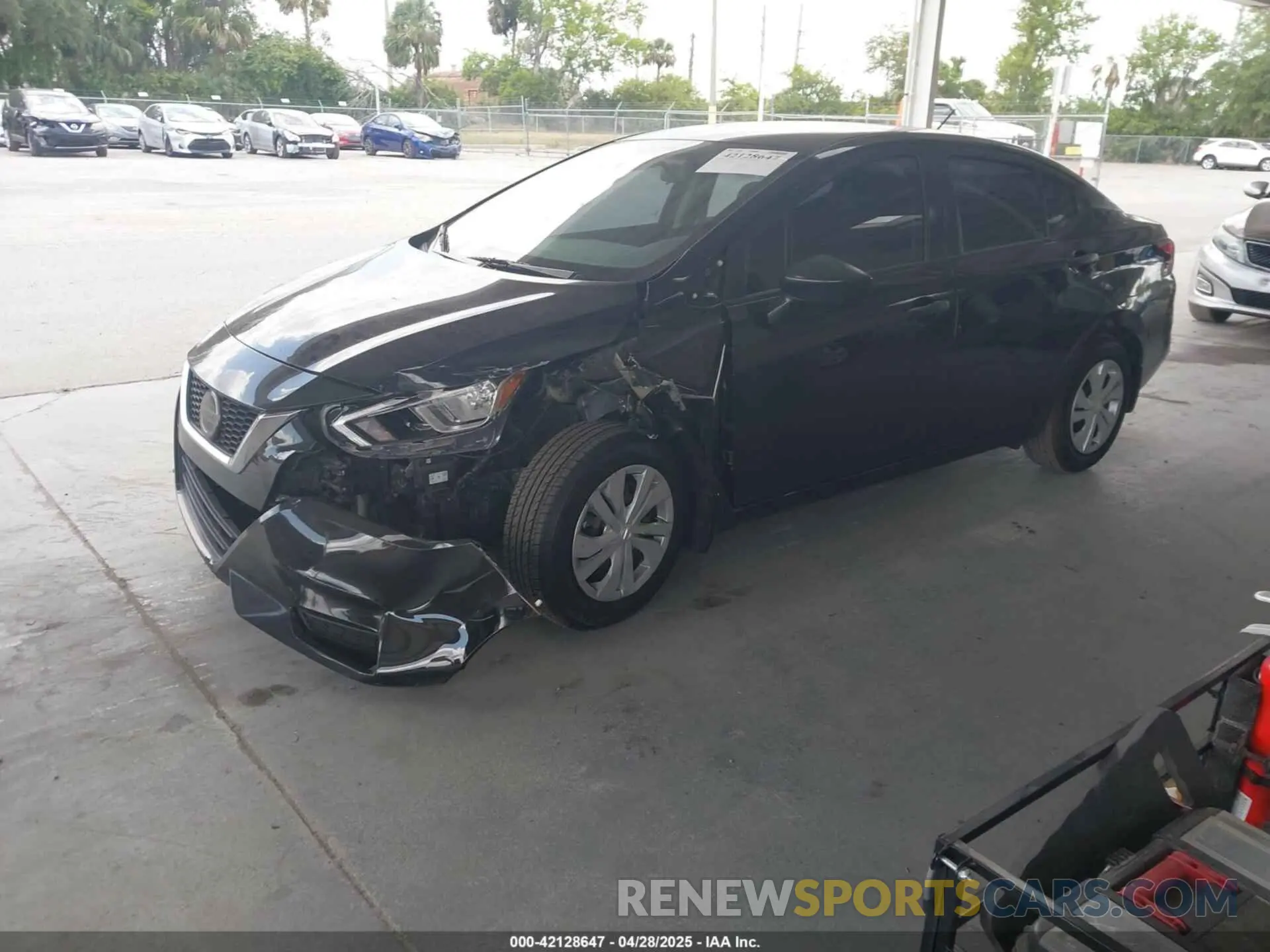 2 fotografías del automóvil dañado 3N1CN8DV2LL807746 NISSAN VERSA 2020