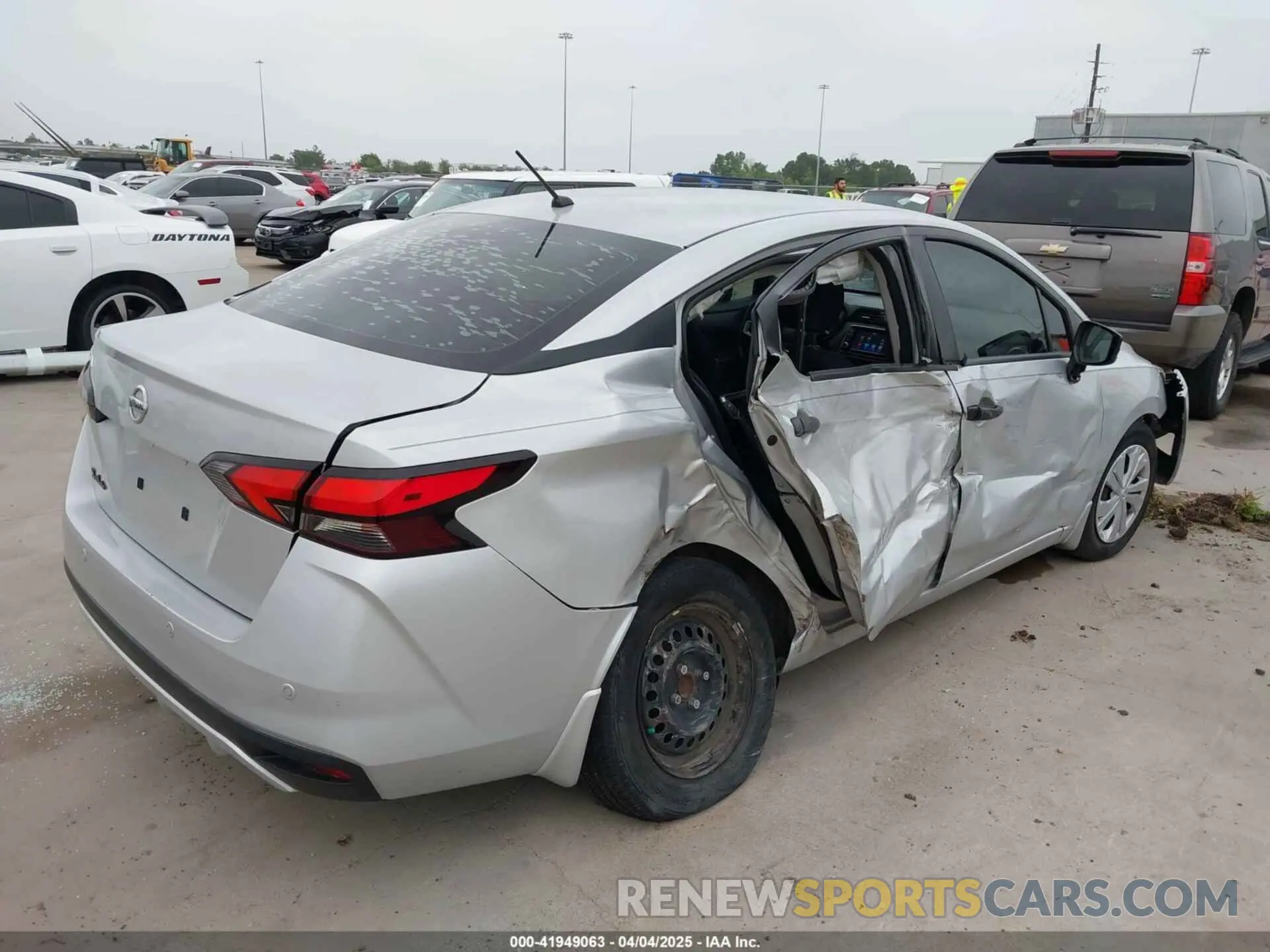 4 fotografías del automóvil dañado 3N1CN8DV3LL861251 NISSAN VERSA 2020