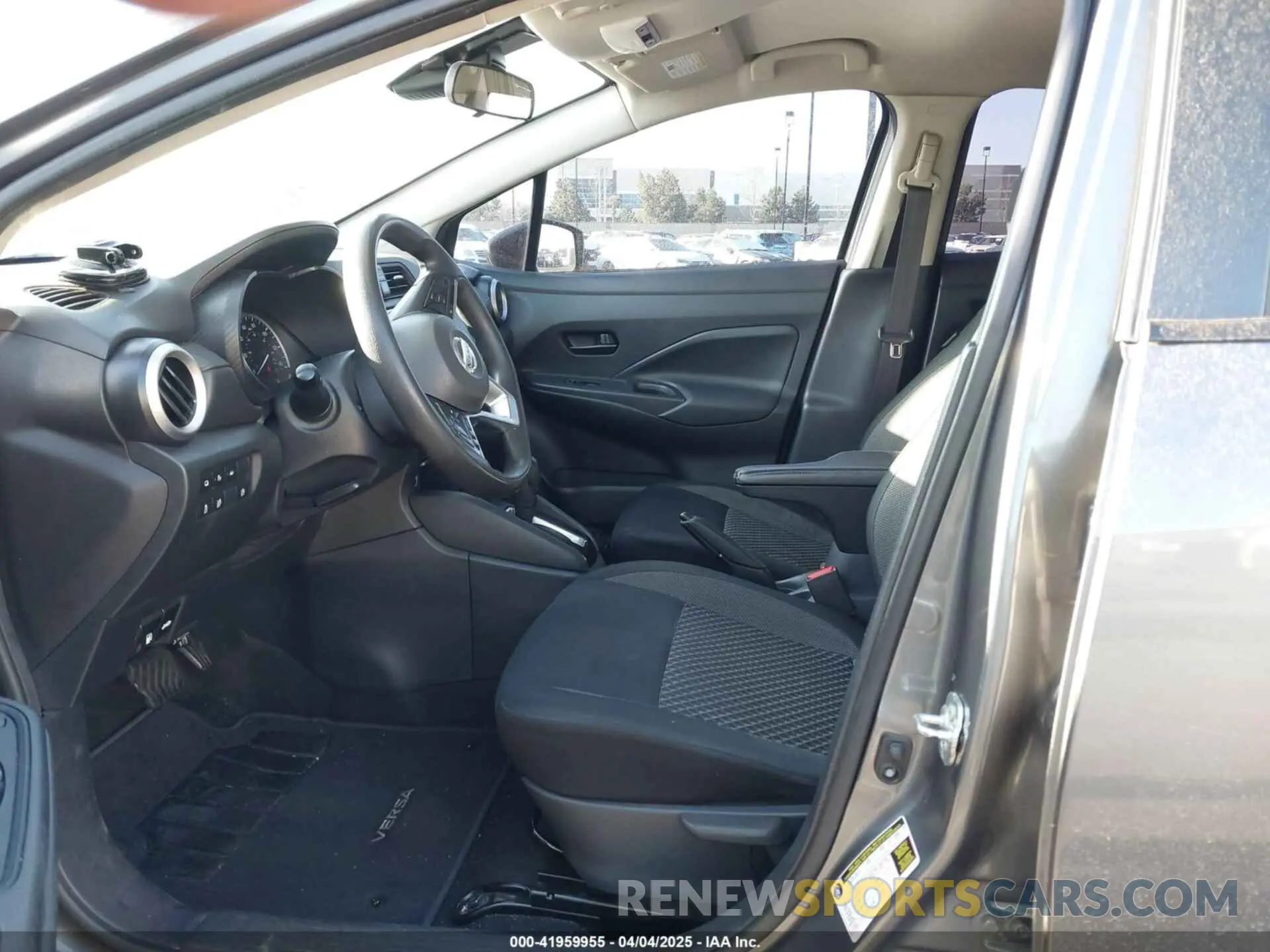 5 fotografías del automóvil dañado 3N1CN8DV5LL803481 NISSAN VERSA 2020