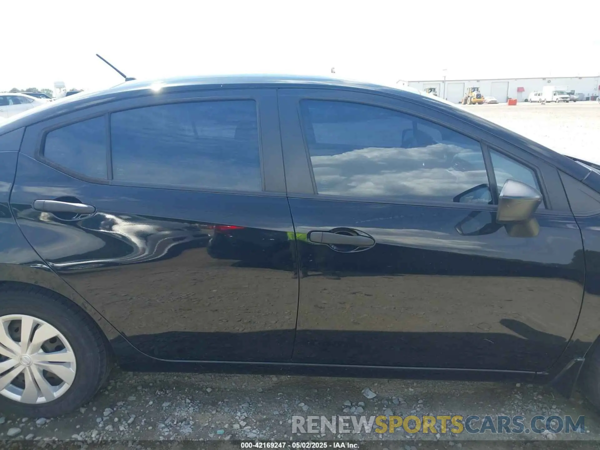 13 fotografías del automóvil dañado 3N1CN8DV5LL807563 NISSAN VERSA 2020