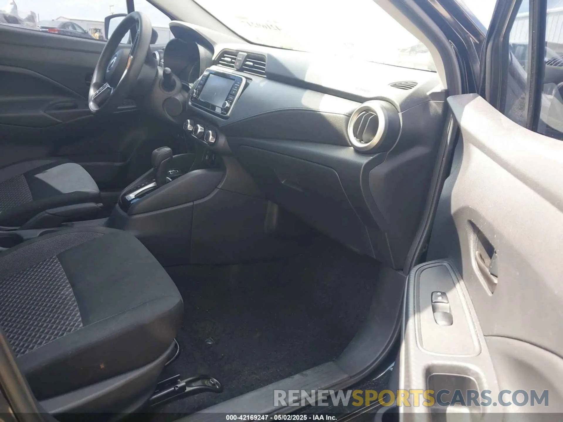 5 fotografías del automóvil dañado 3N1CN8DV5LL807563 NISSAN VERSA 2020