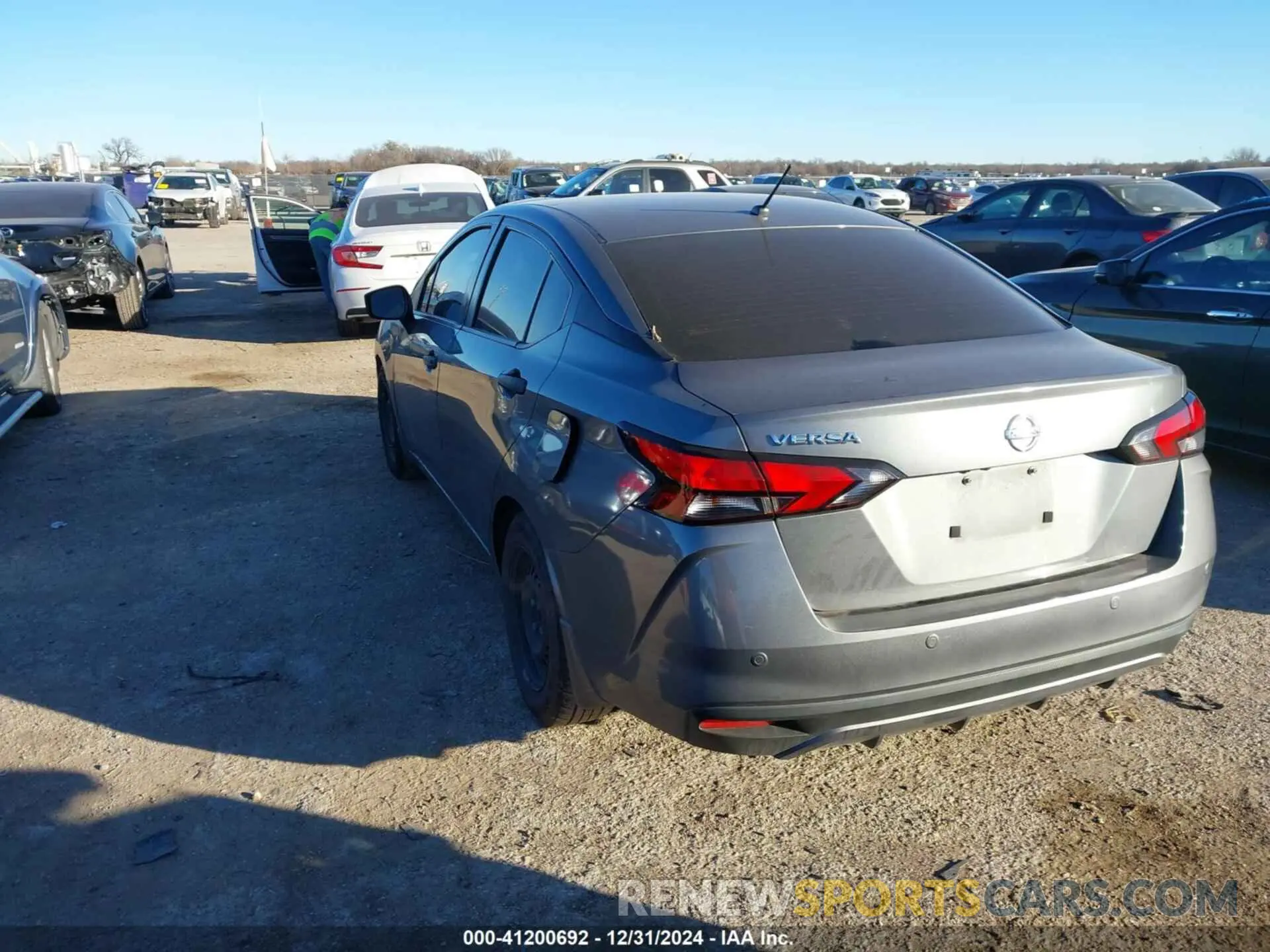 3 fotografías del automóvil dañado 3N1CN8DV5LL847223 NISSAN VERSA 2020