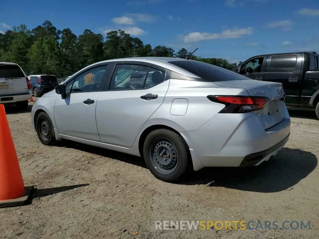 2 fotografías del automóvil dañado 3N1CN8DV5LL904648 NISSAN VERSA 2020