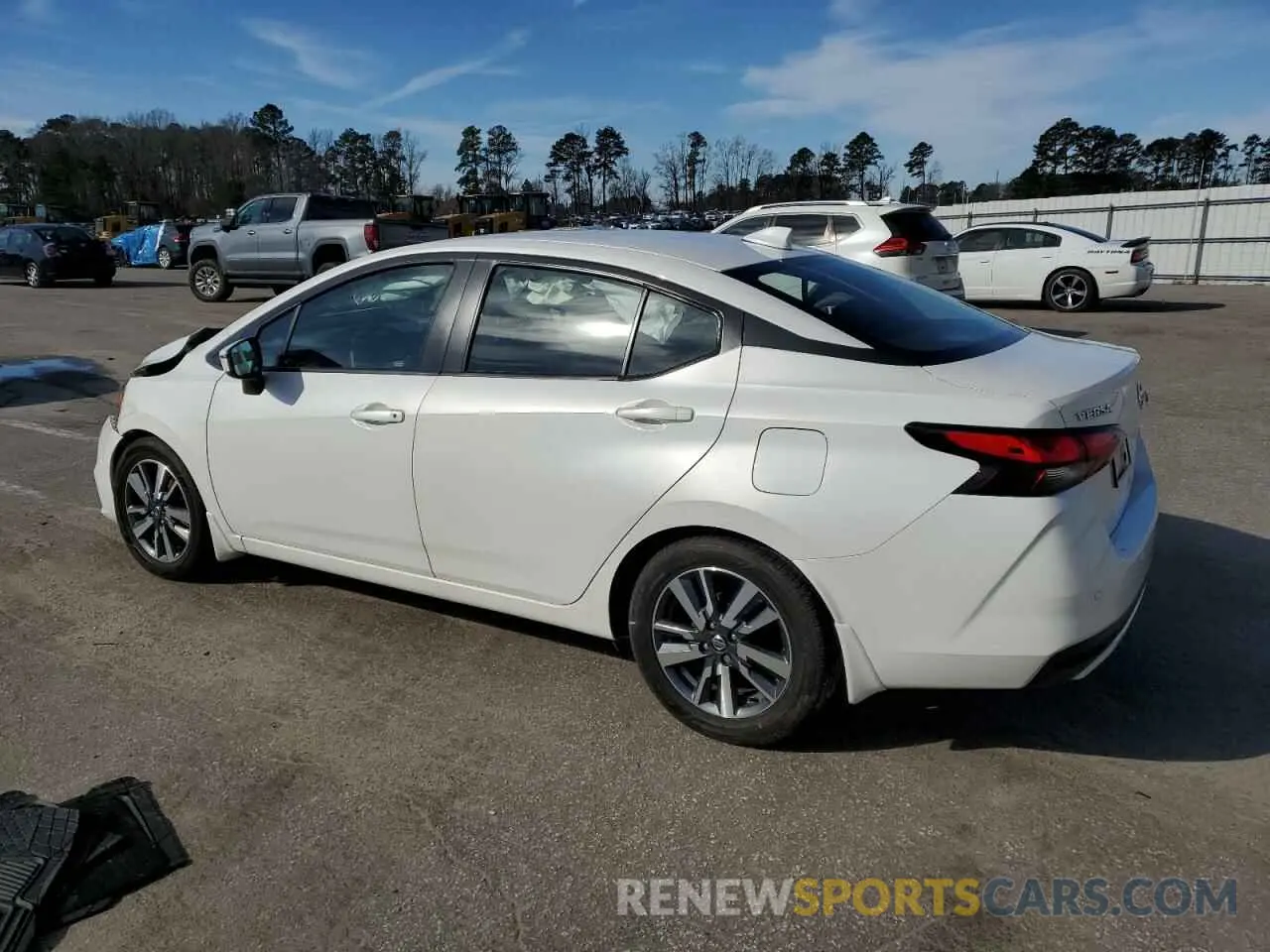 2 fotografías del automóvil dañado 3N1CN8EV0LL844552 NISSAN VERSA 2020