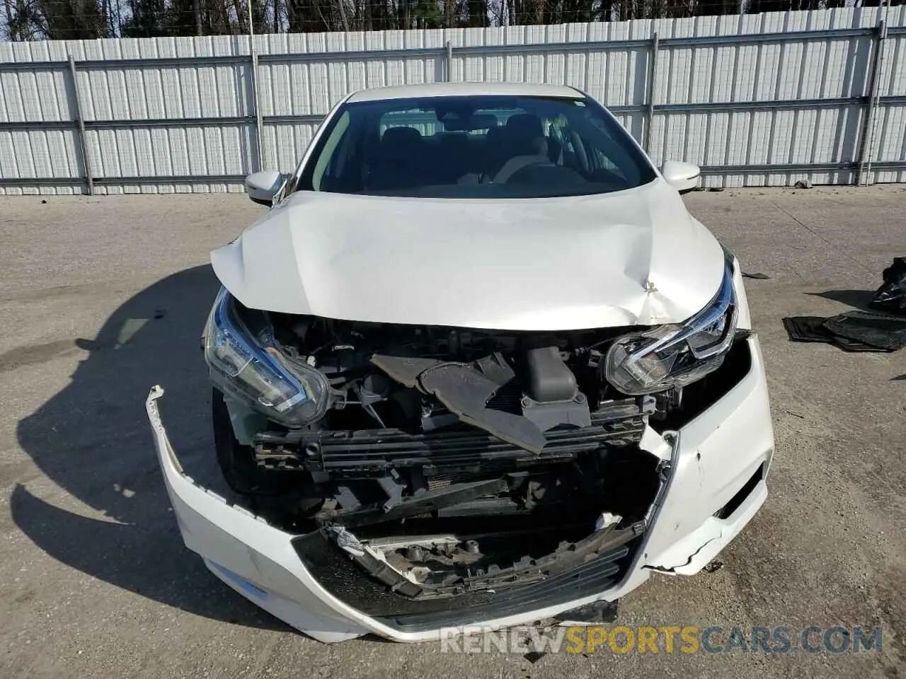 5 fotografías del automóvil dañado 3N1CN8EV0LL844552 NISSAN VERSA 2020