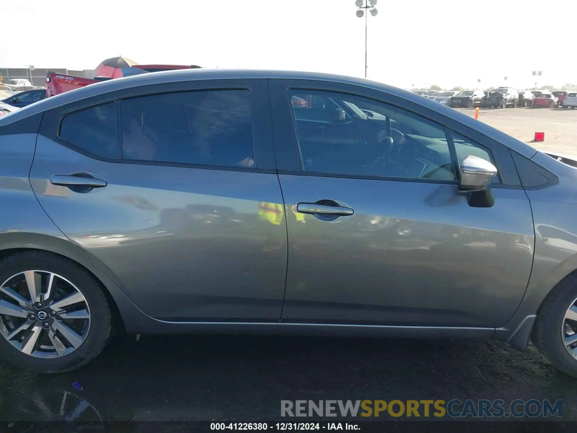 13 fotografías del automóvil dañado 3N1CN8EV1LL810104 NISSAN VERSA 2020